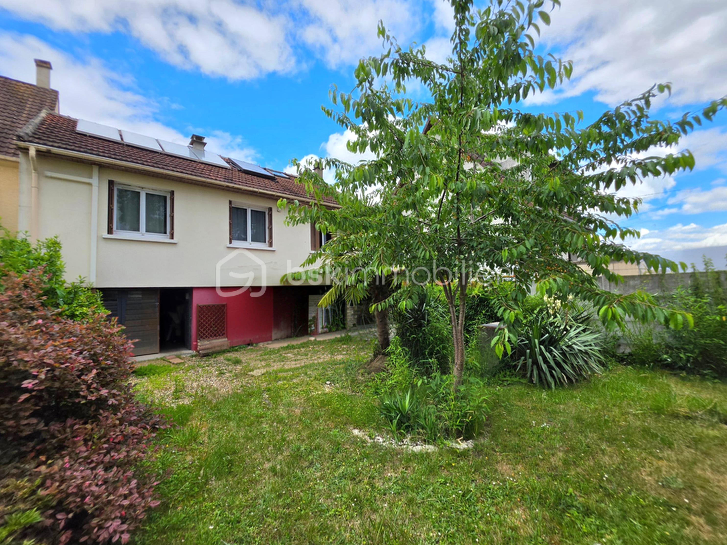 Maison 5 pièces 100 m² · à Montfermeil · 100 m² · 305 000 €
