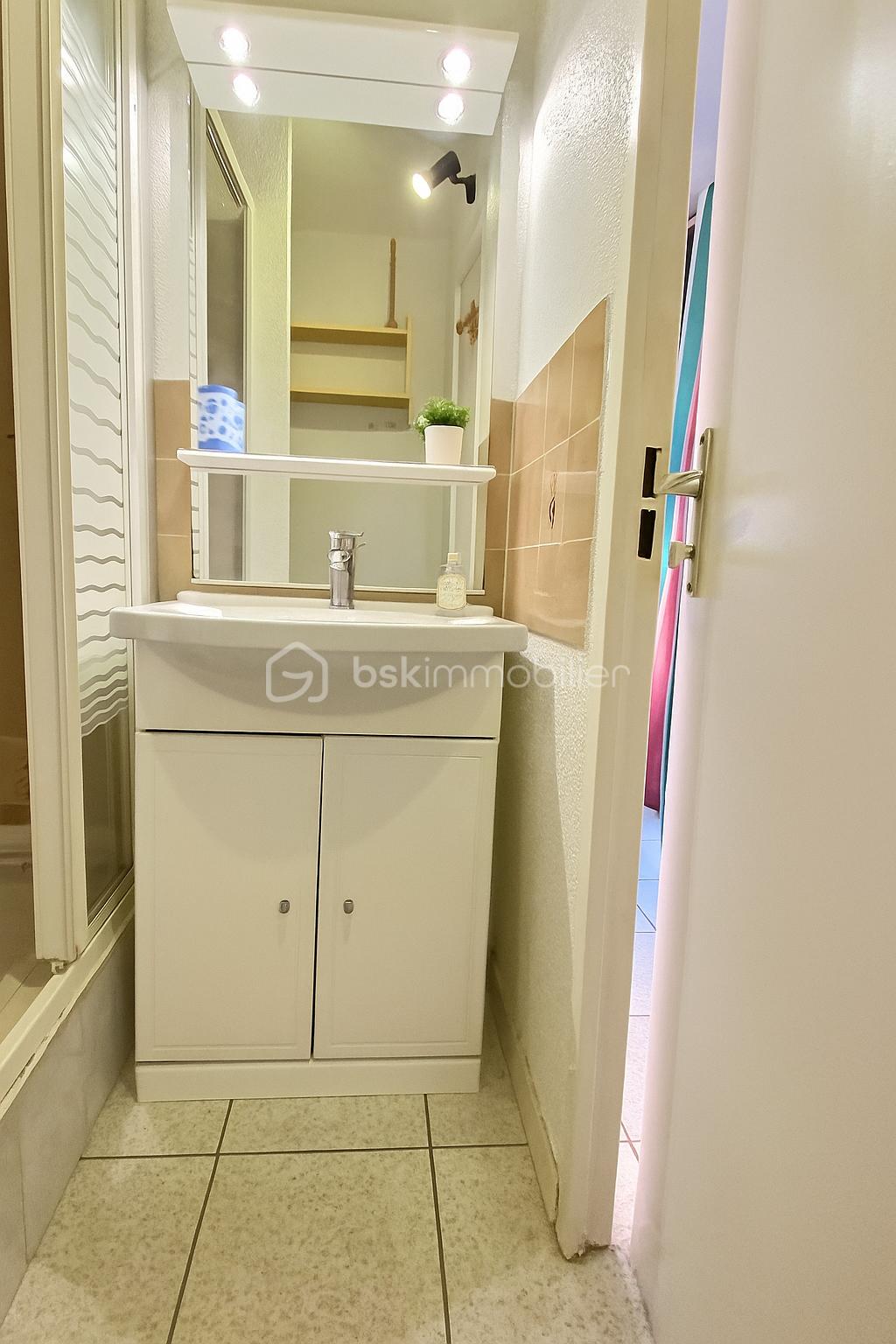 Appartement de 22 m² - ChatGPT Image Nov 11, 2025, 04_05_57 PM.png