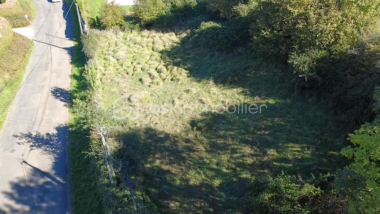 Terrain de 920 m² - dji_fly_20251002_114415_0_1759398255674_photo_low_quality.jpg