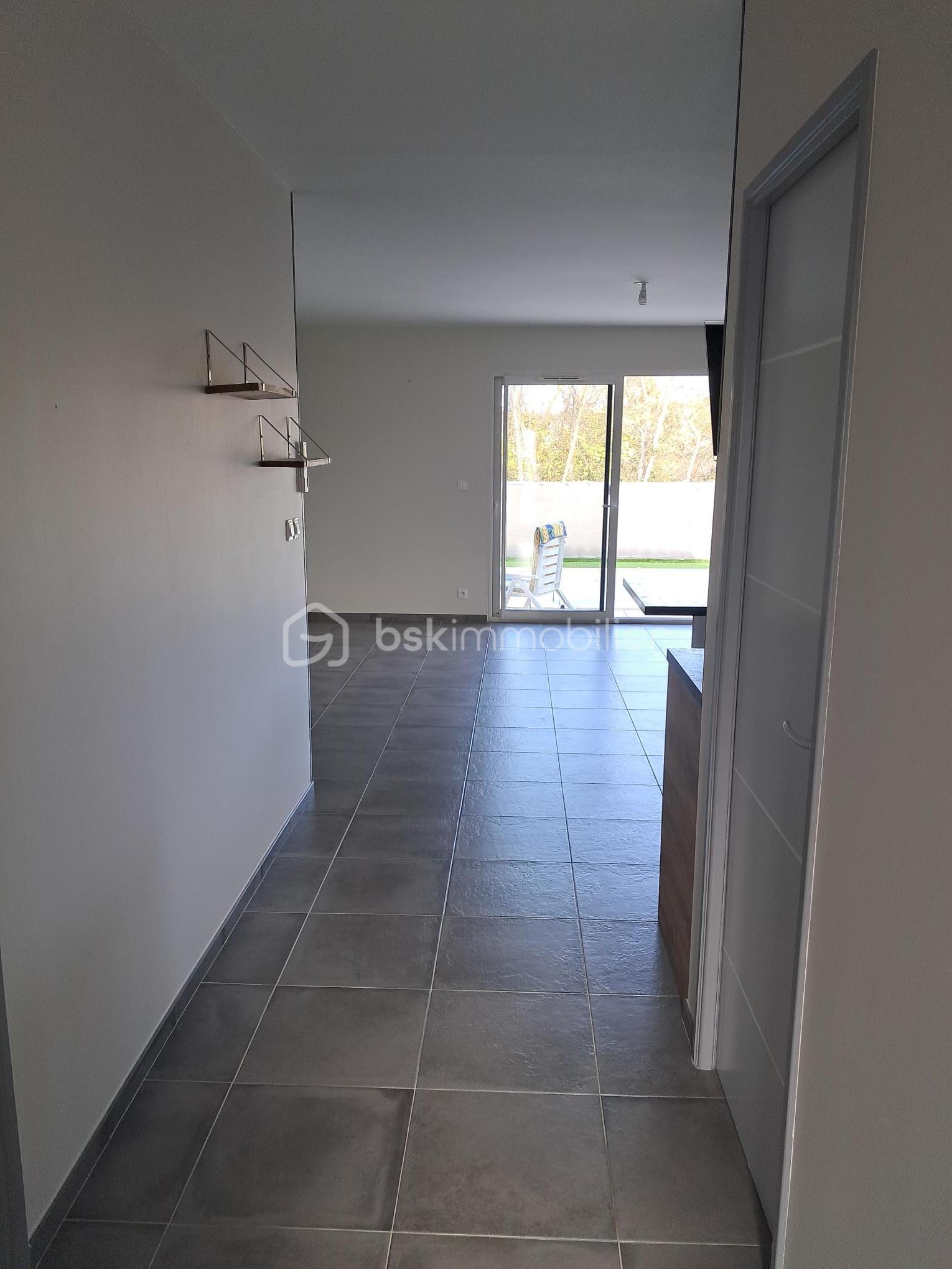 Villa de 76 m² - vue entrée 1.jpg