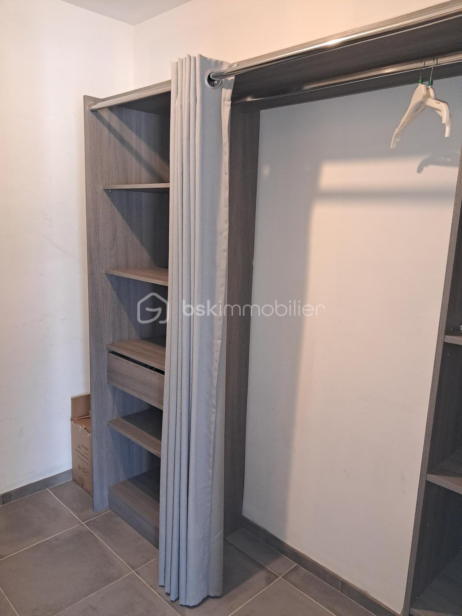 Villa de 76 m² - dressing 3.jpg