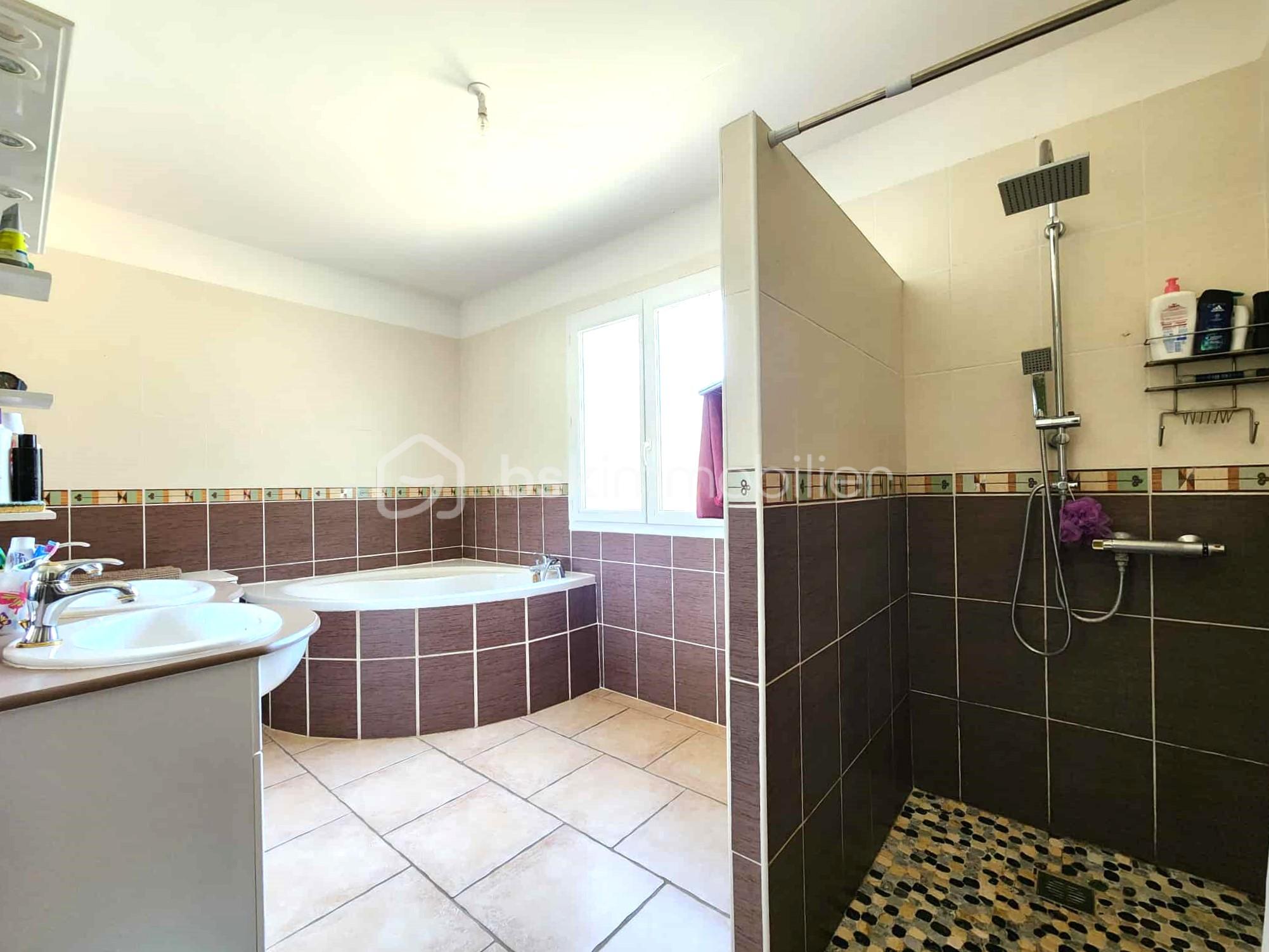 Villa de 183 m² - f4bc0e09-fab4-4e1b-8694-0af4b9615a1f.jpg