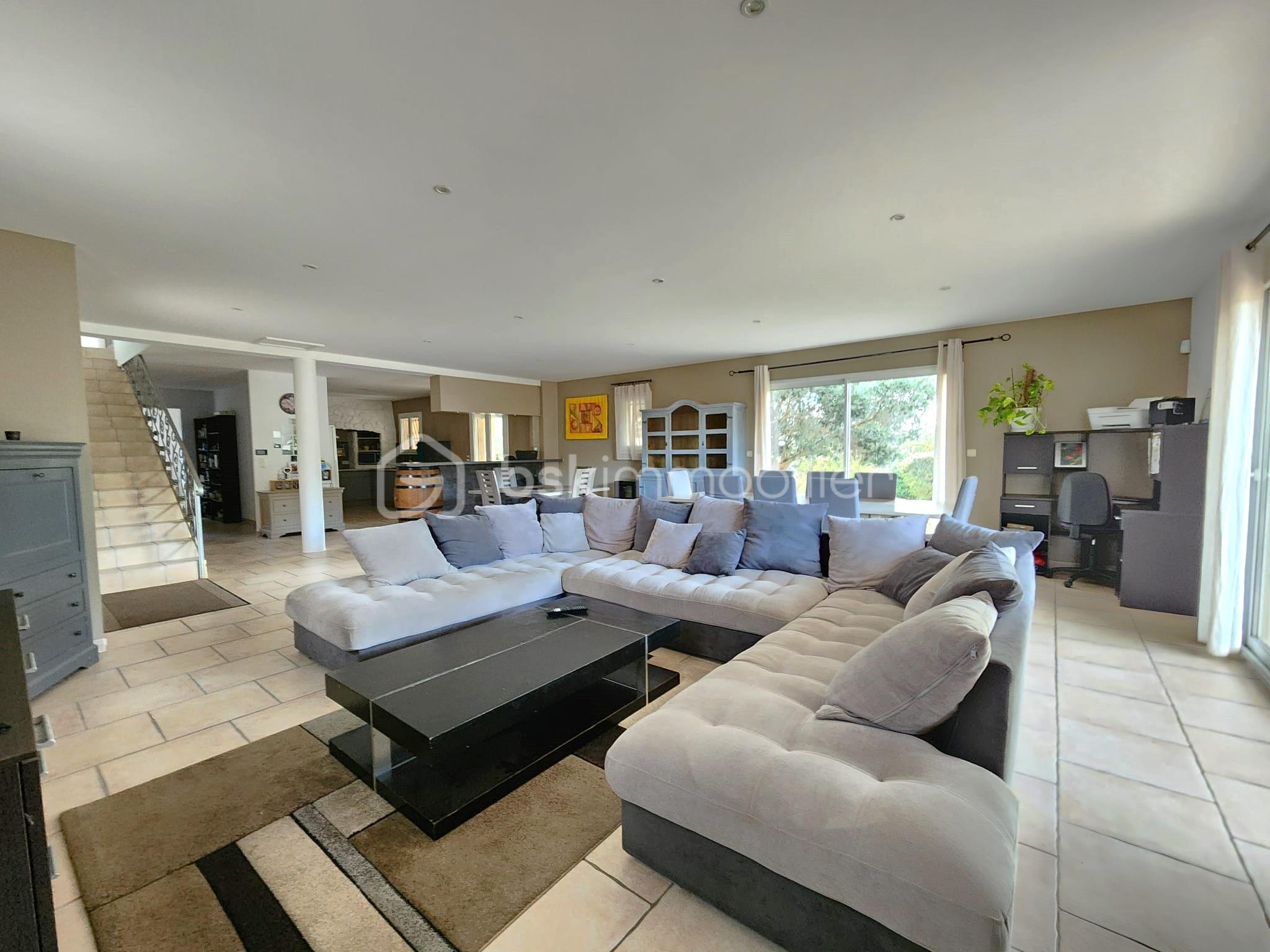 Villa de 183 m² - 59d2a238-194e-4a6e-b243-9d2c46ee9a0d.jpg