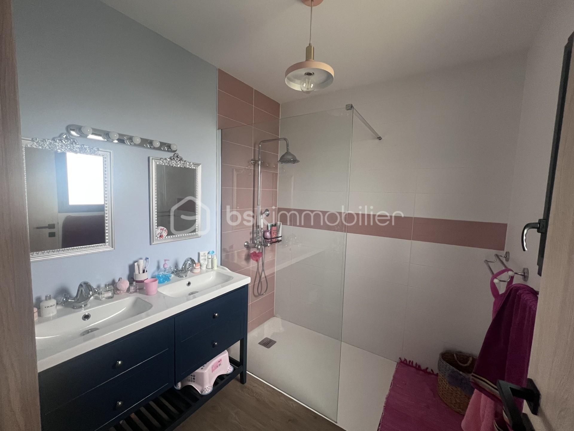 Maison contemporaine de 190 m² - salle d'eau.jpg