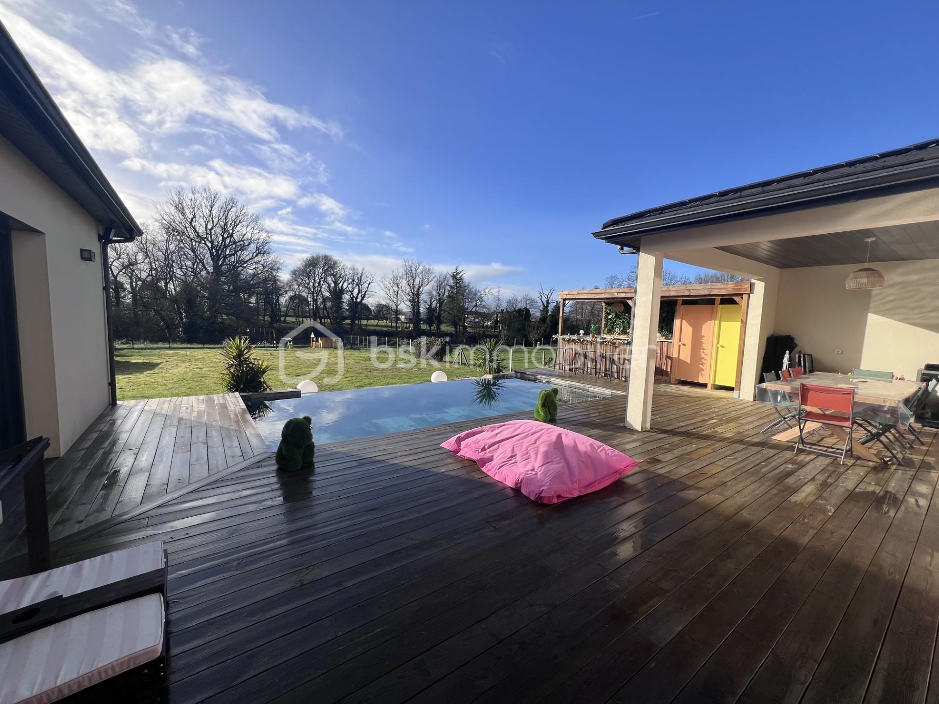 Maison contemporaine de 190 m² - d73fc3ce-21d7-4a90-bd22-2f958b40fac4.jpg