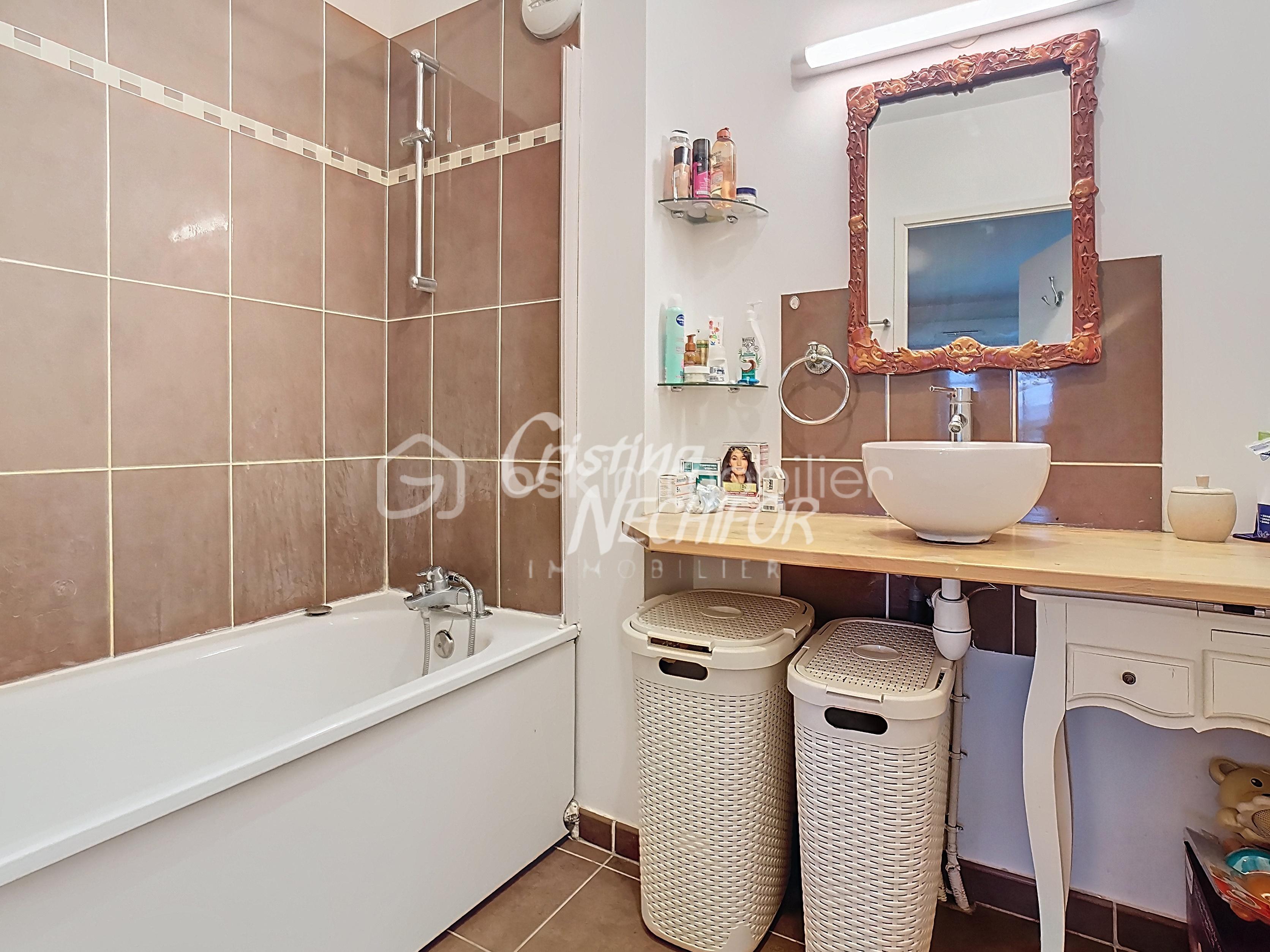 Appartement de 45 m² - castel_00004.jpg