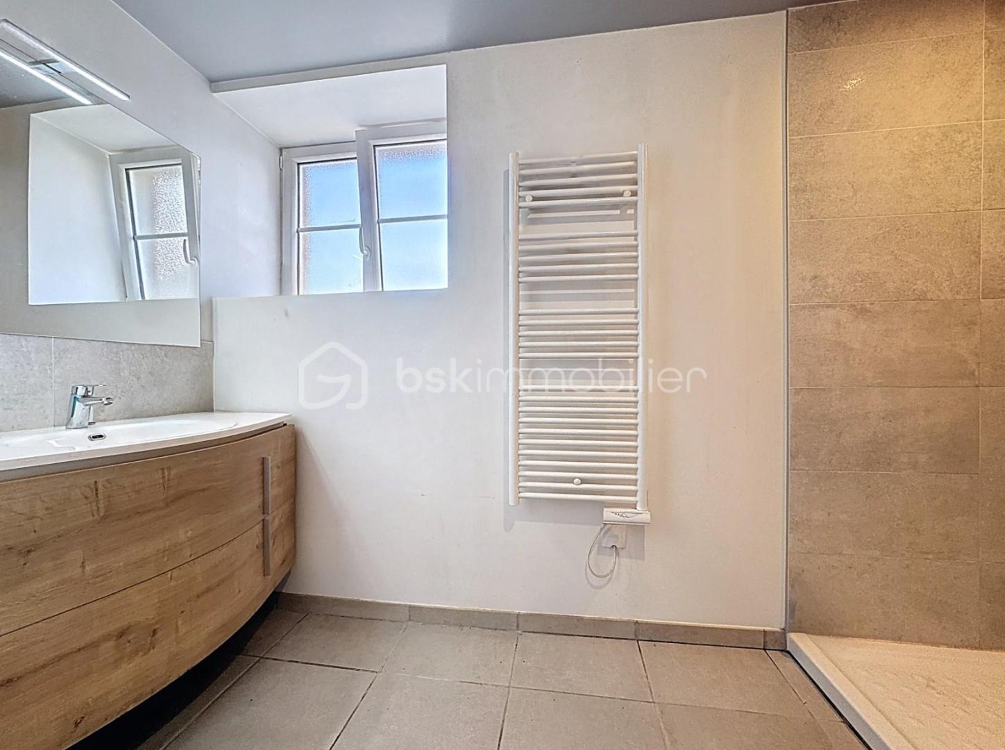 Maison de 355 m² - 7c8bbe1b09ba0e0-1.jpg