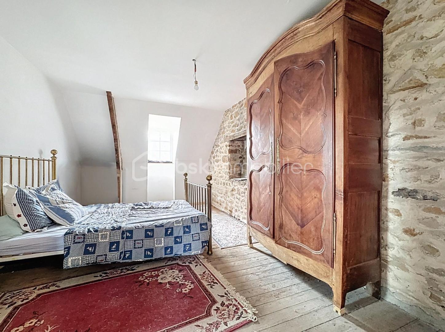 Maison de 355 m² - 61da216eae9842e-1.jpg