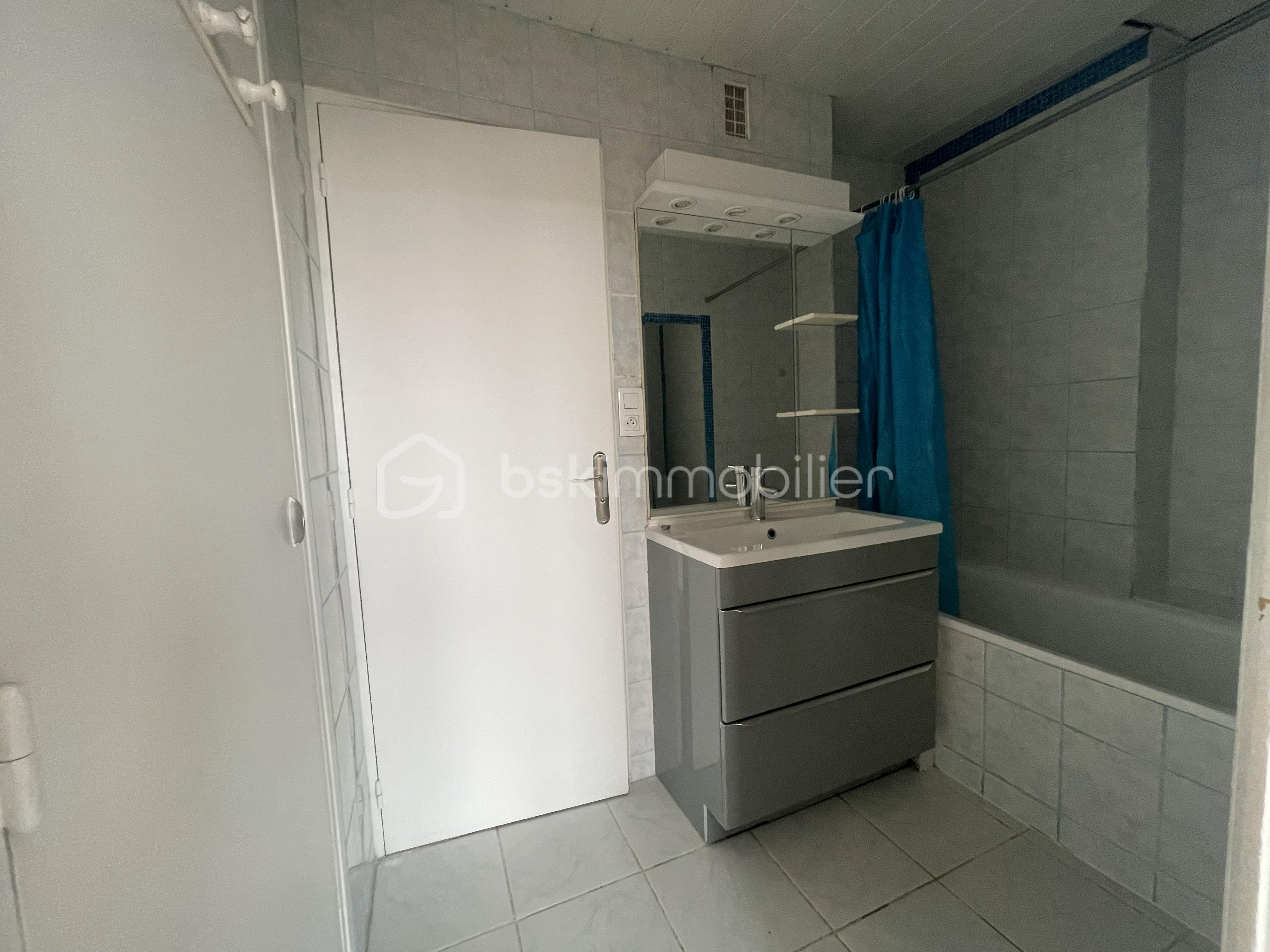 Appartement de 66,54 m² - SDB.jpg