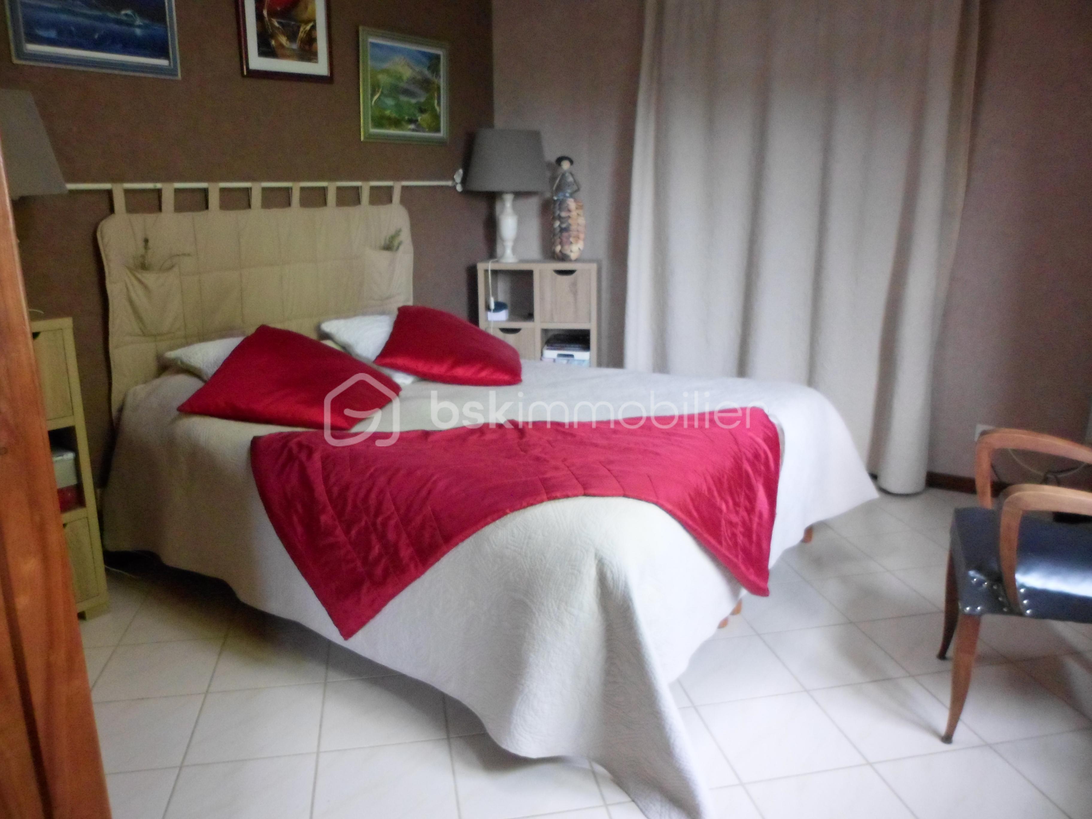 Maison de 600 m² - chambre 1.JPG