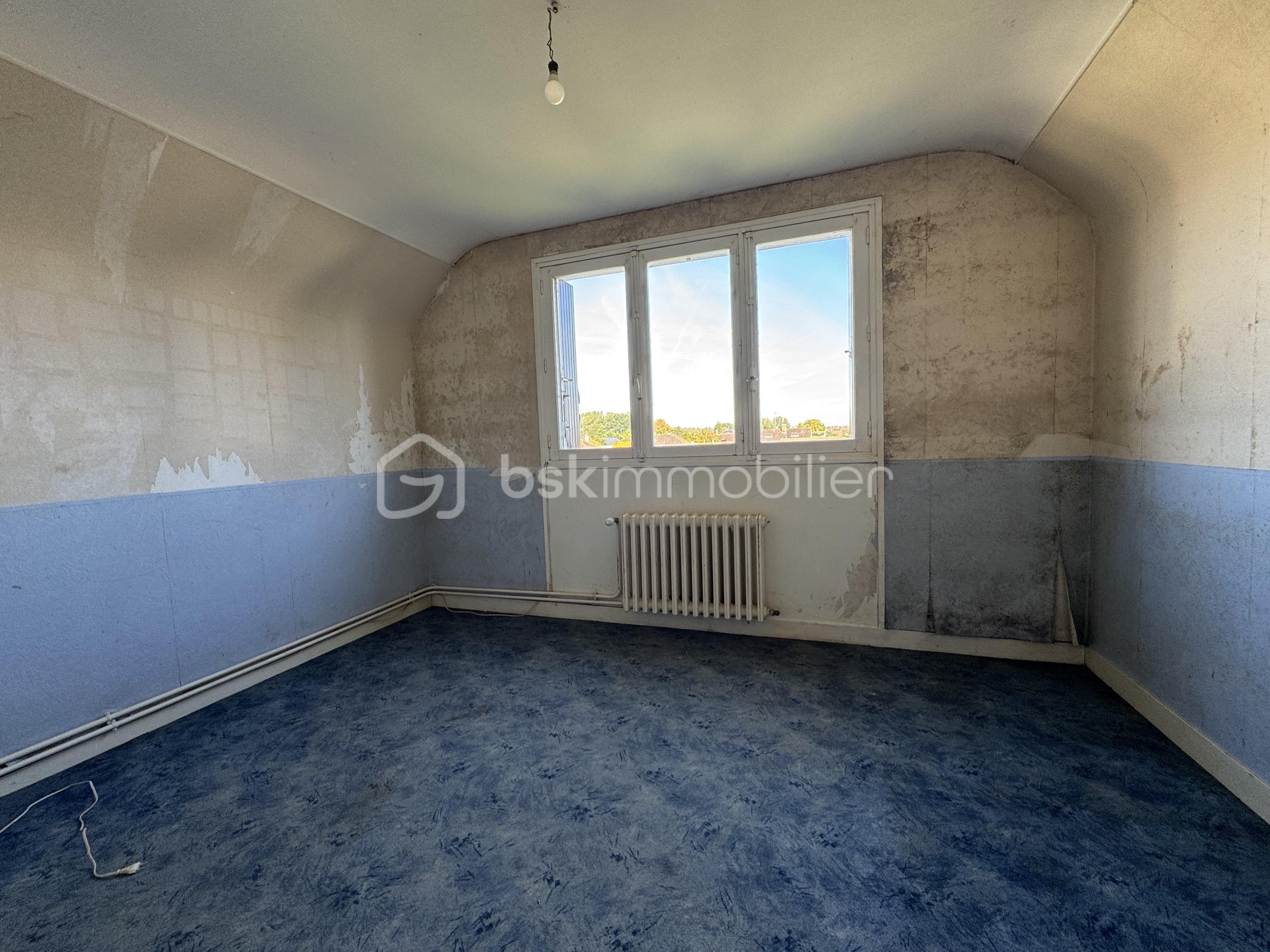 Maison en pierre de 111 m² - chambre escalier1.jpeg