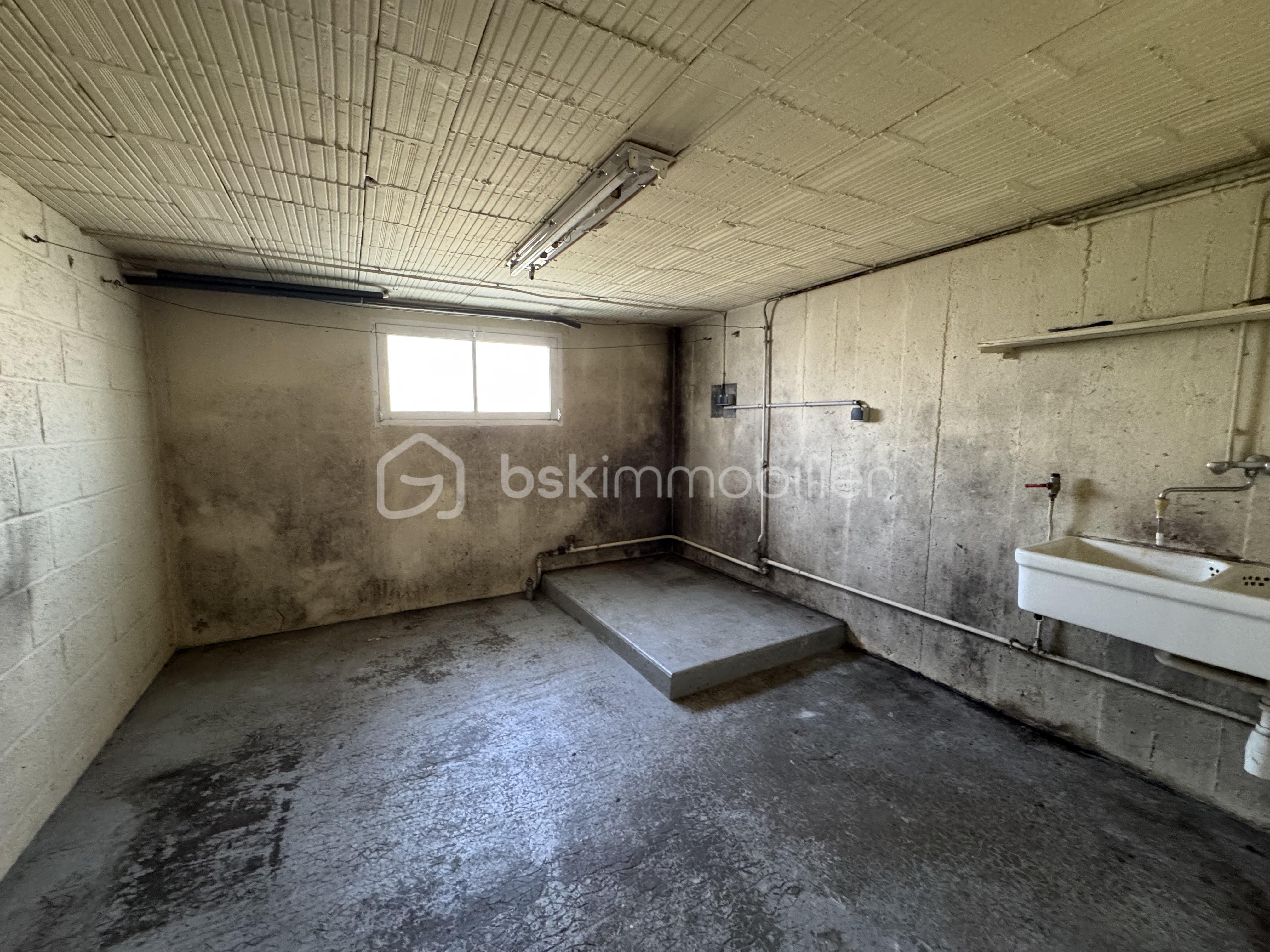 Maison en pierre de 111 m² - buanderie.jpeg