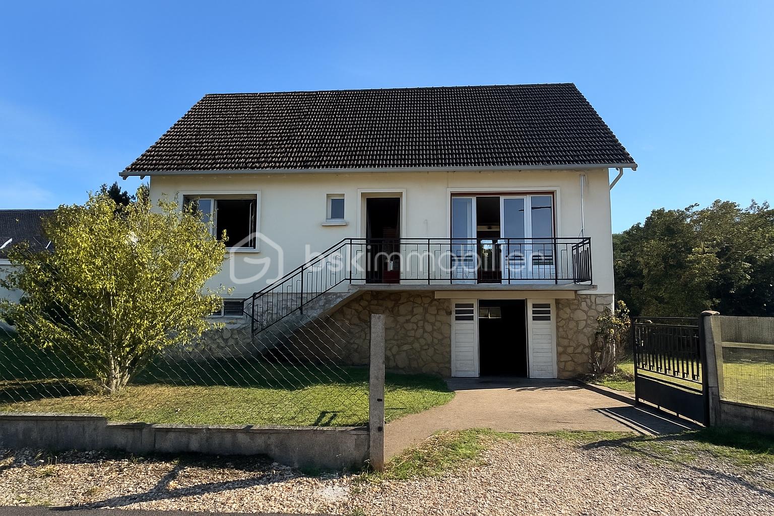Maison en pierre de 111 m² - façade principale.png