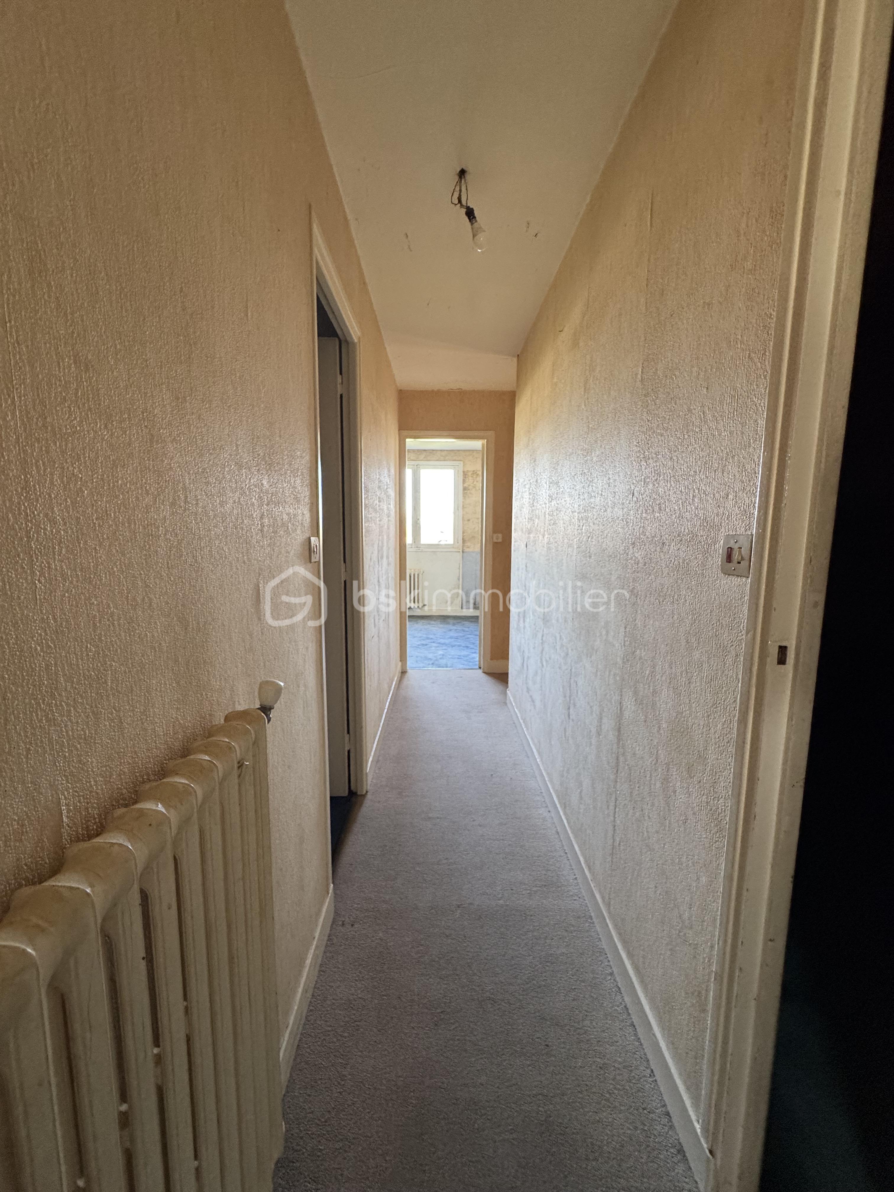 Maison en pierre de 111 m² - couloir étage.jpeg