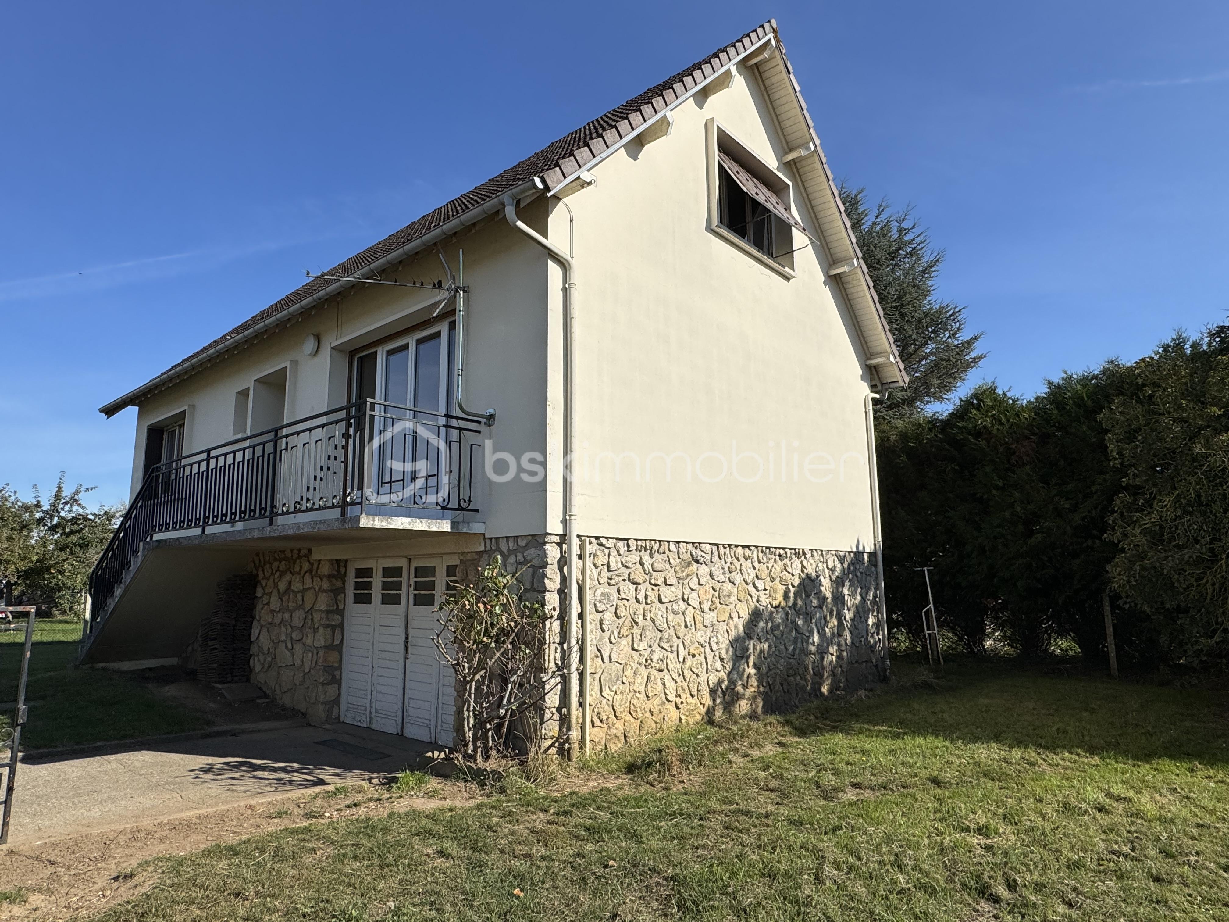 Maison en pierre de 111 m² - maison coté droit.jpeg