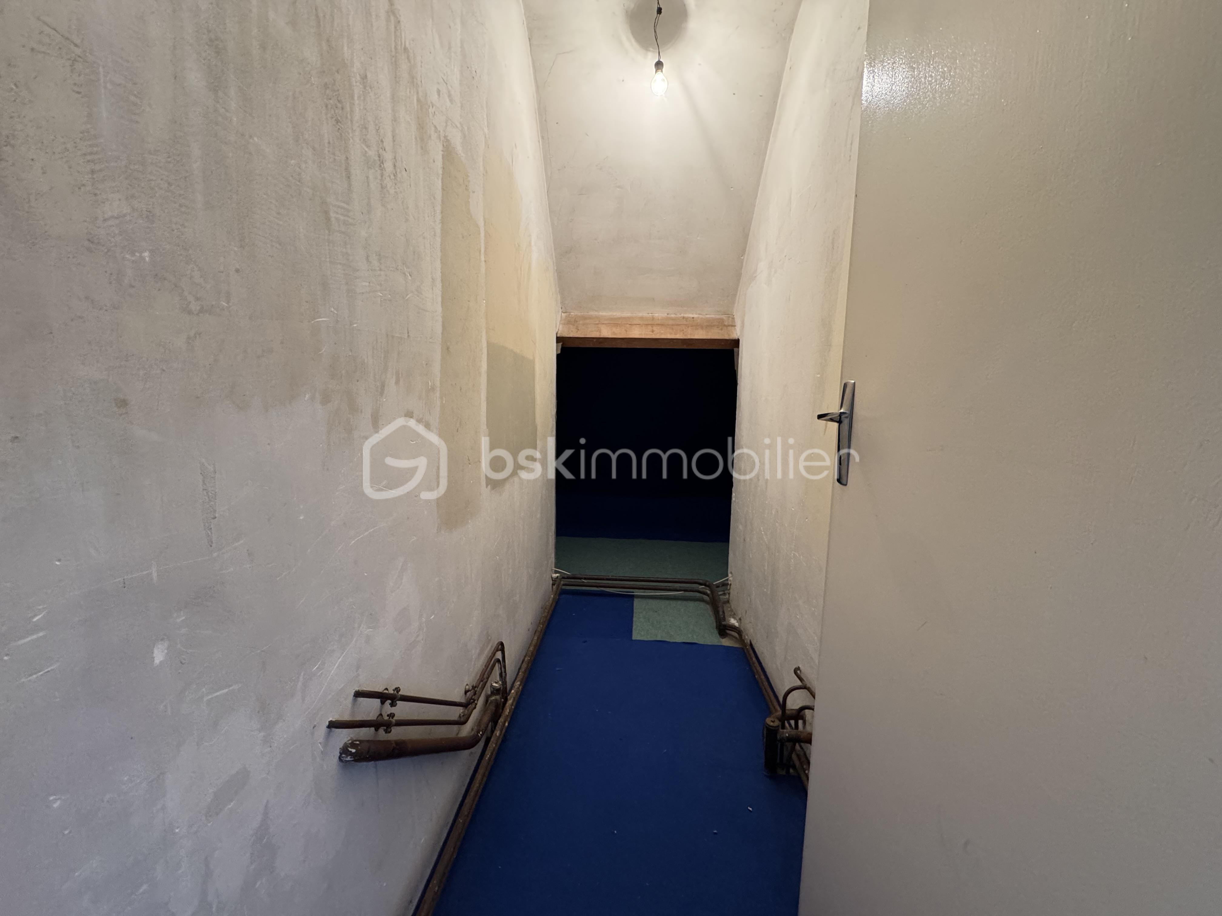 Maison en pierre de 111 m² - placard étage.jpeg