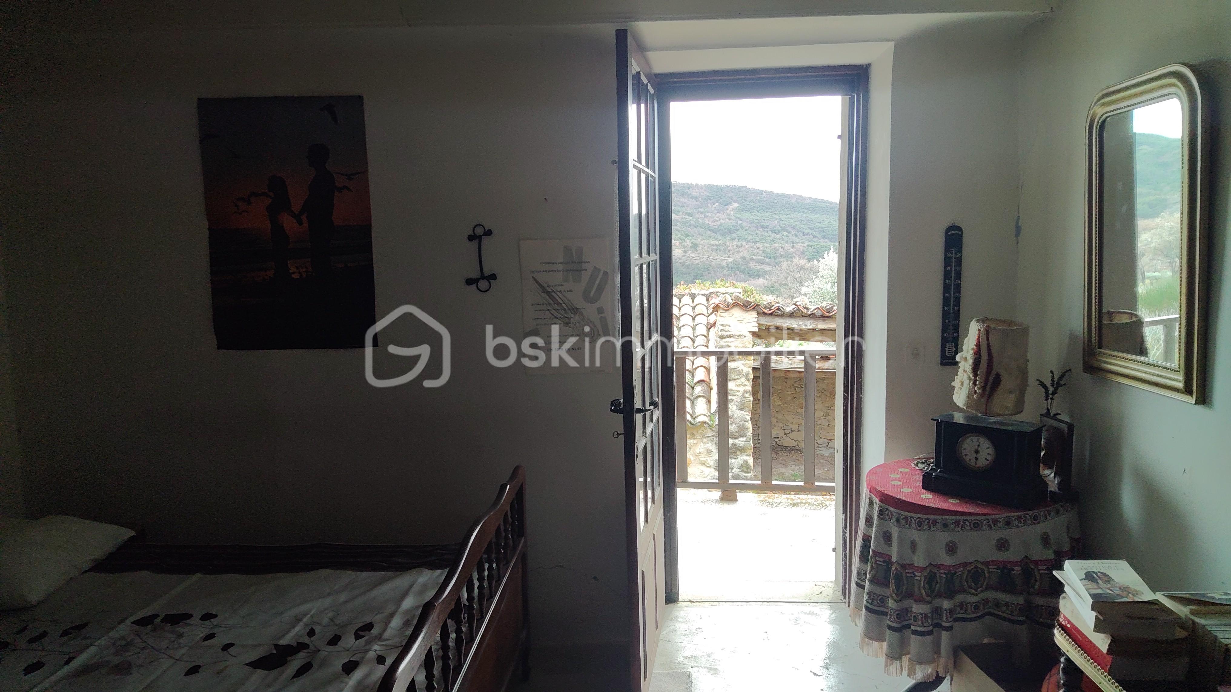 CHAMBRE 2 côté jardin.jpg