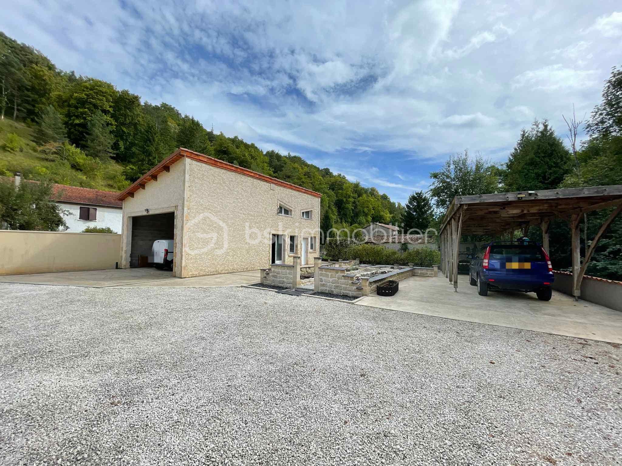 Maison de 225 m² - extérieur devant.jfif