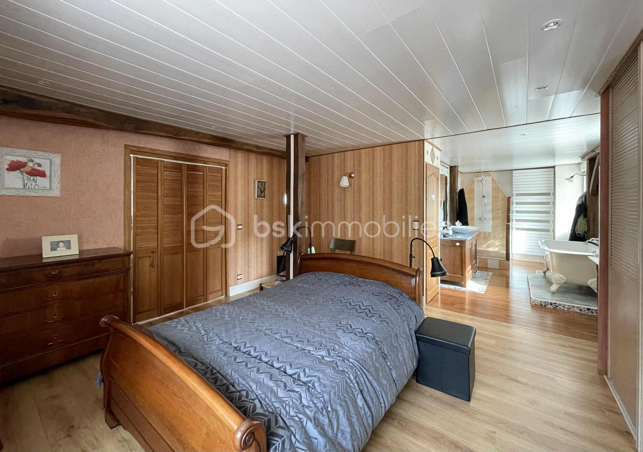 Maison de 225 m² - suite parentale.jfif