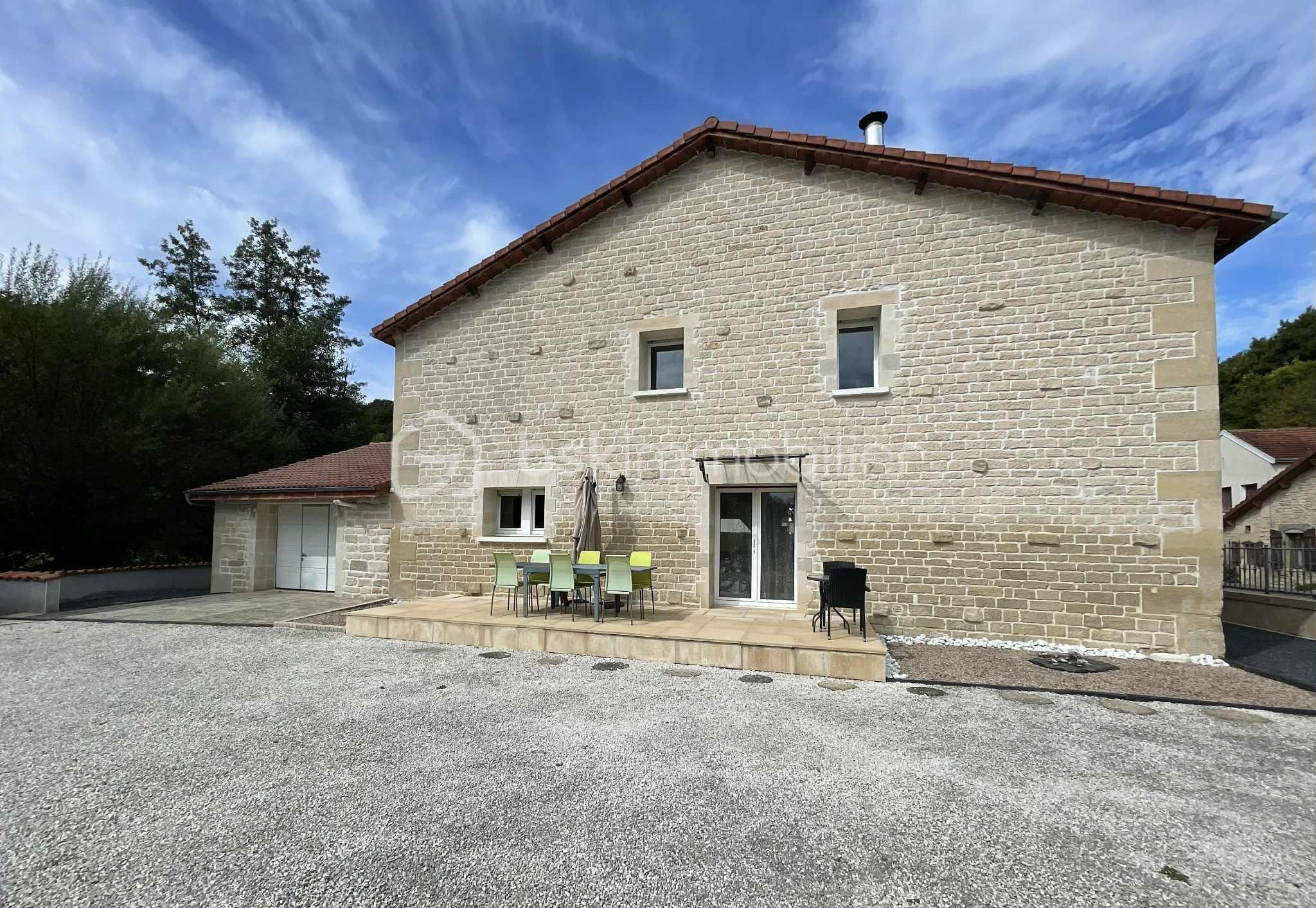 Maison de 225 m² - façade devant.jfif