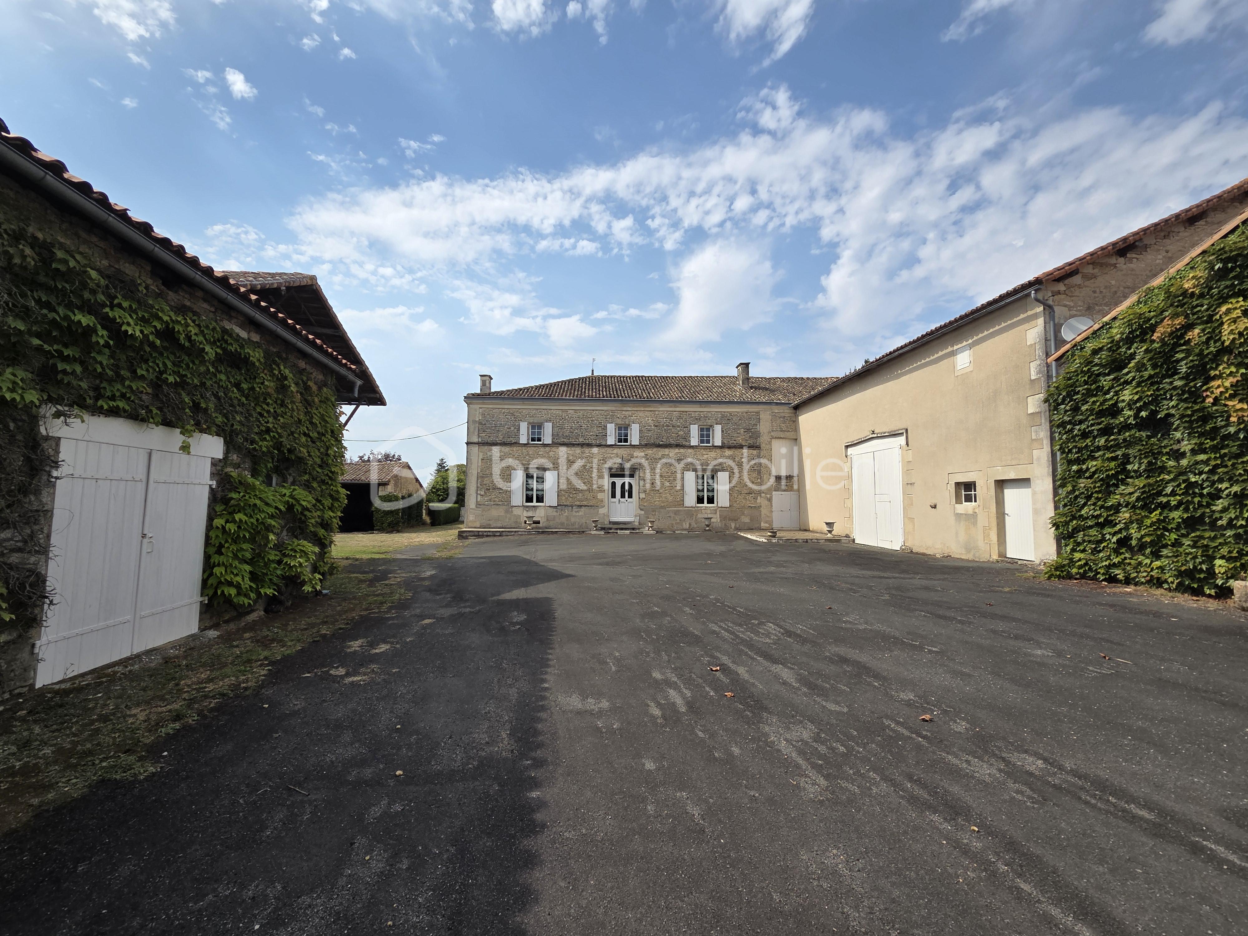 Maison de maitre de 210 m² - facade.jpg