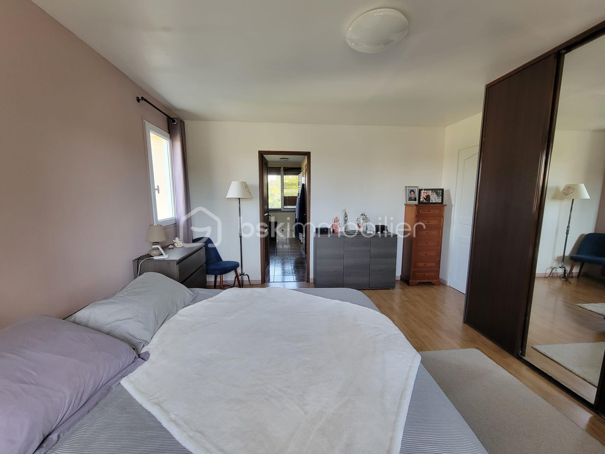 Pavillon de 168 m² - suite parentale étage.jpg