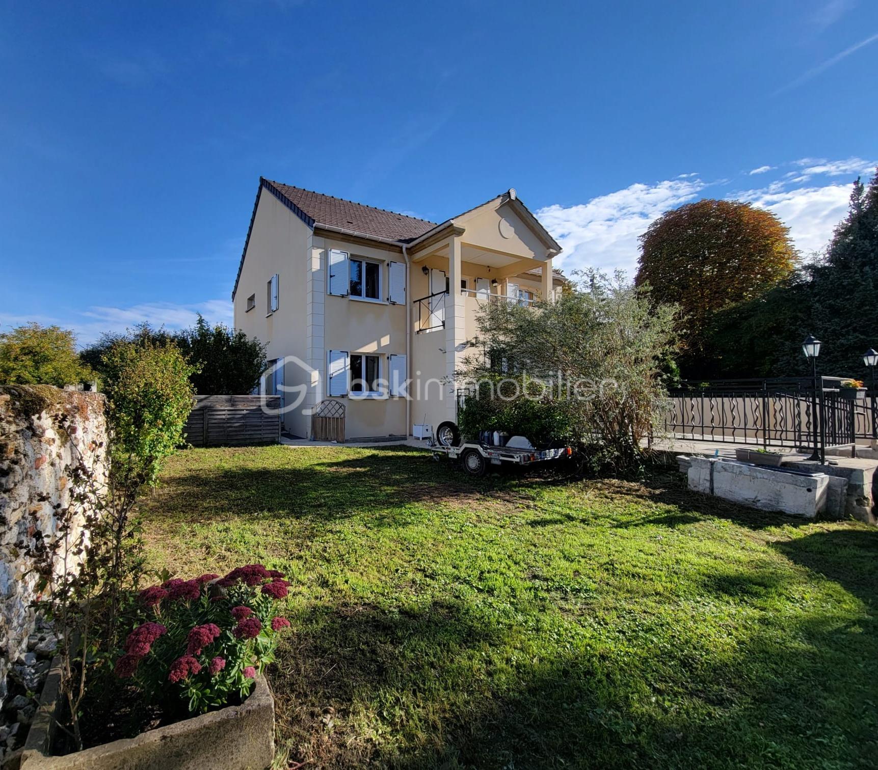 Pavillon de 168 m² - pignon gauche ensemble rogné.JPG