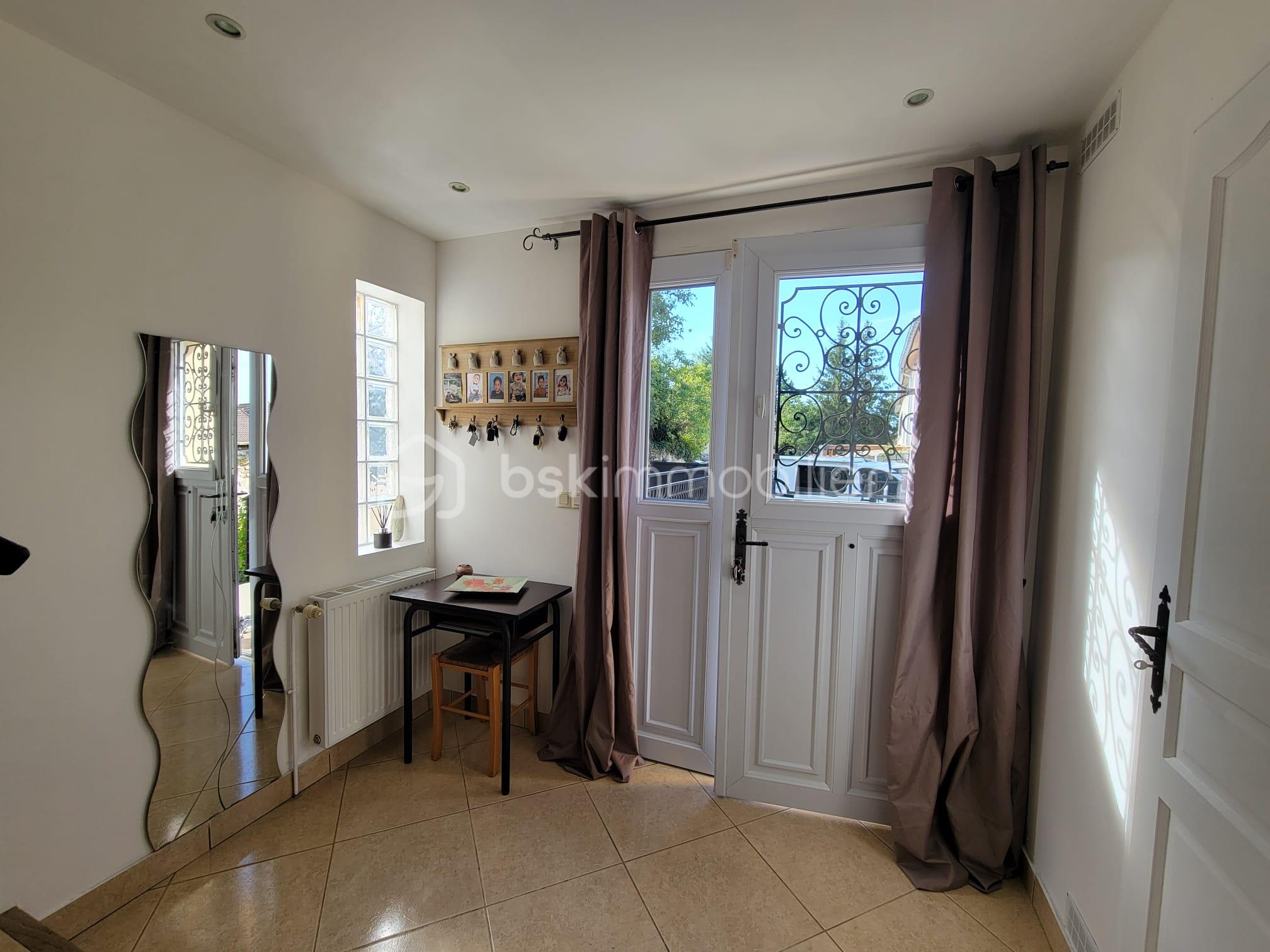 Pavillon de 168 m² - entrée.jpg