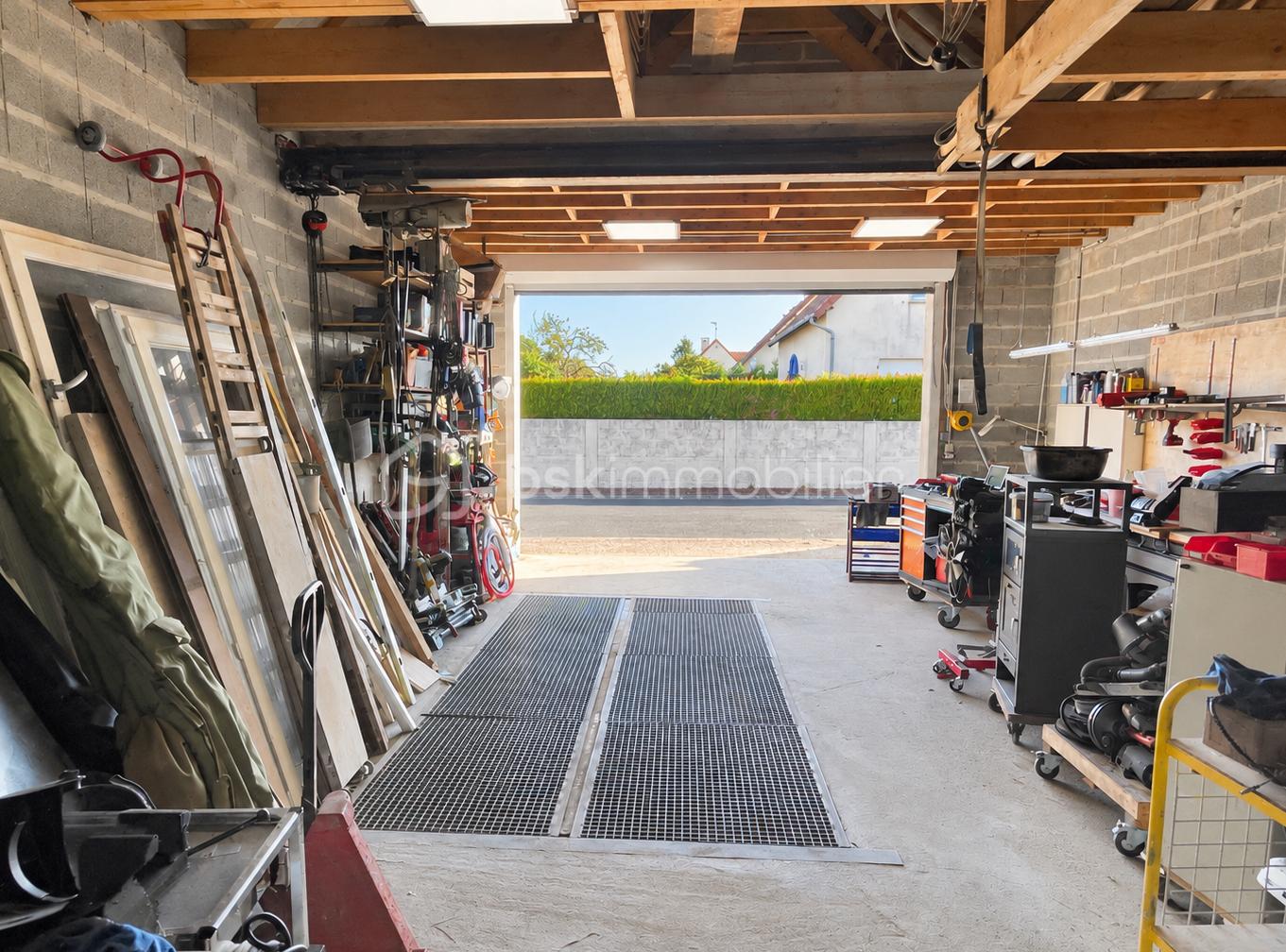 Vue Garage int.jpg