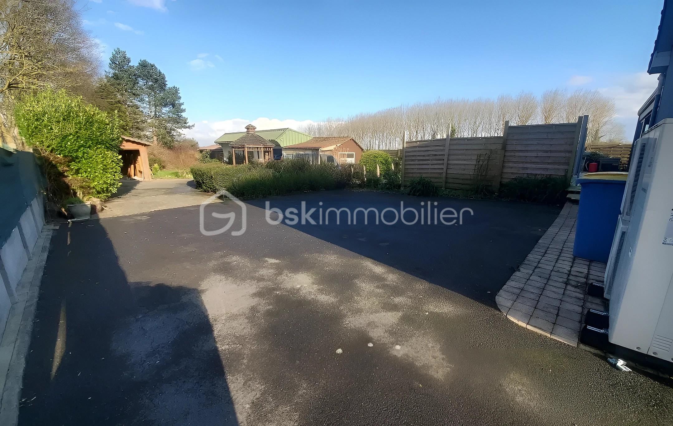 Propriete de 200 m² - DUISANS JF parking arr OK.jpg