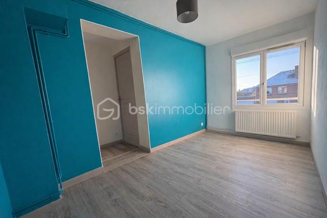 Maison traditionnelle de 105 m² - chambre passante.jpg