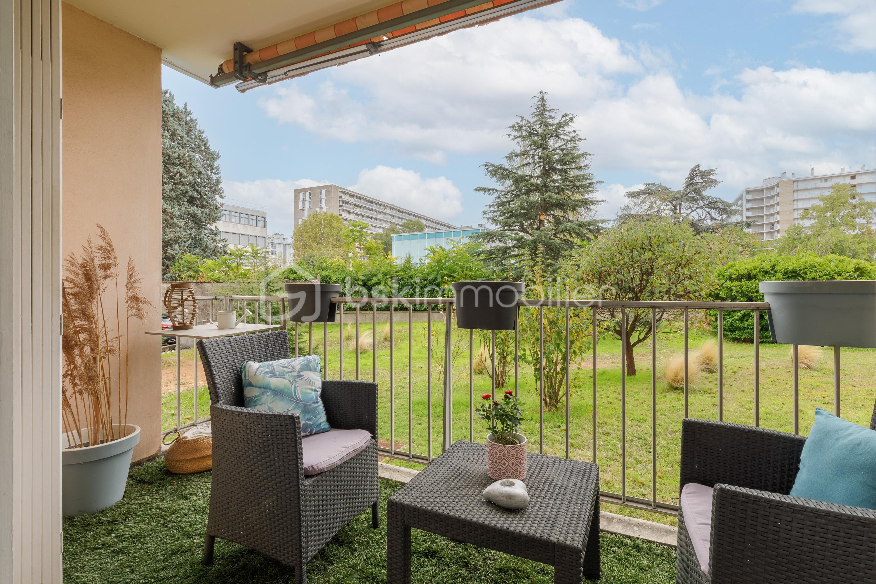 Appartement de 76,13 m² - Cazeneuve_lyon_balcon.jpg
