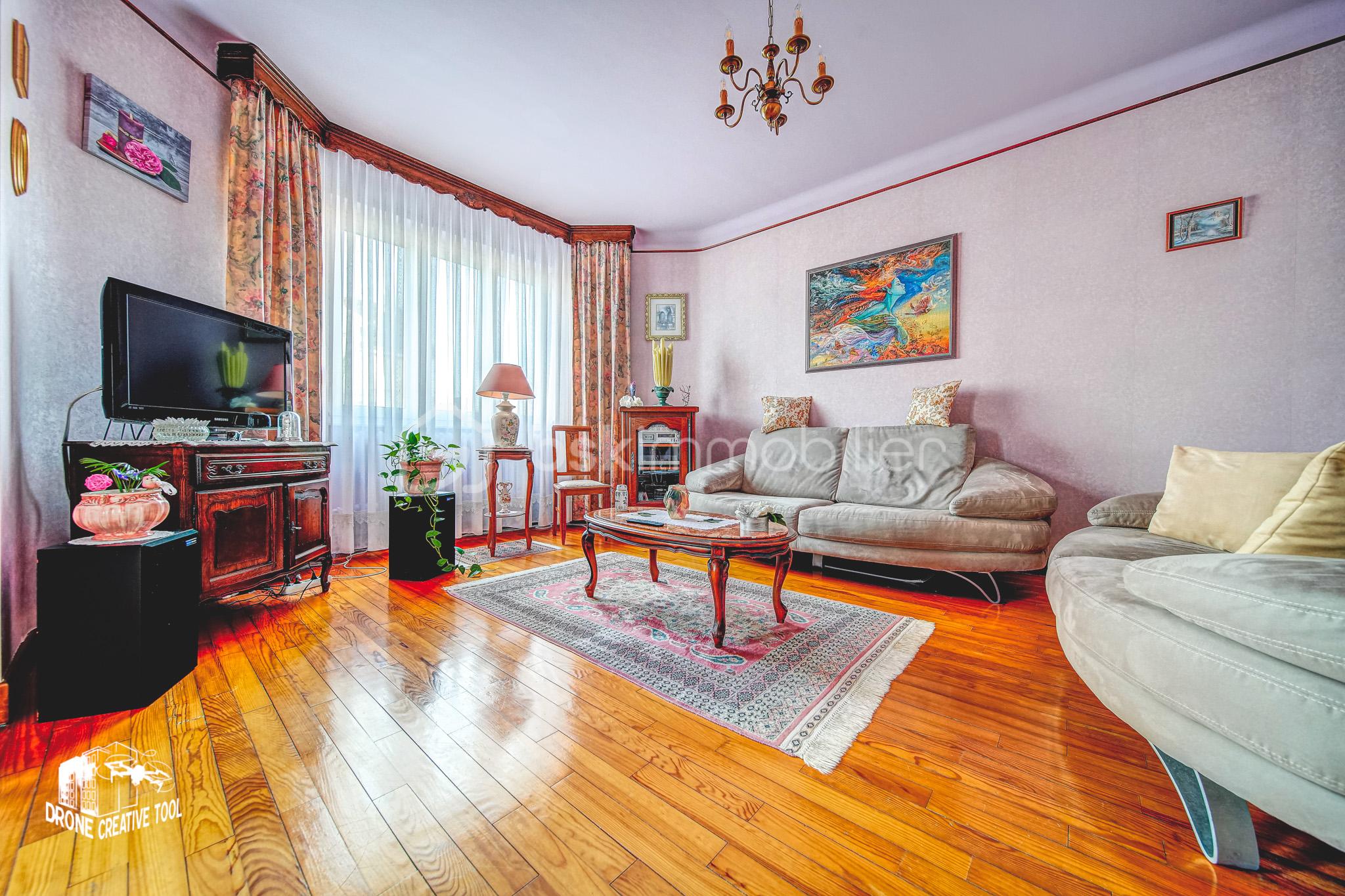 Maison de maitre de 113 m² - DSC03743_4_5_6_7.jpg