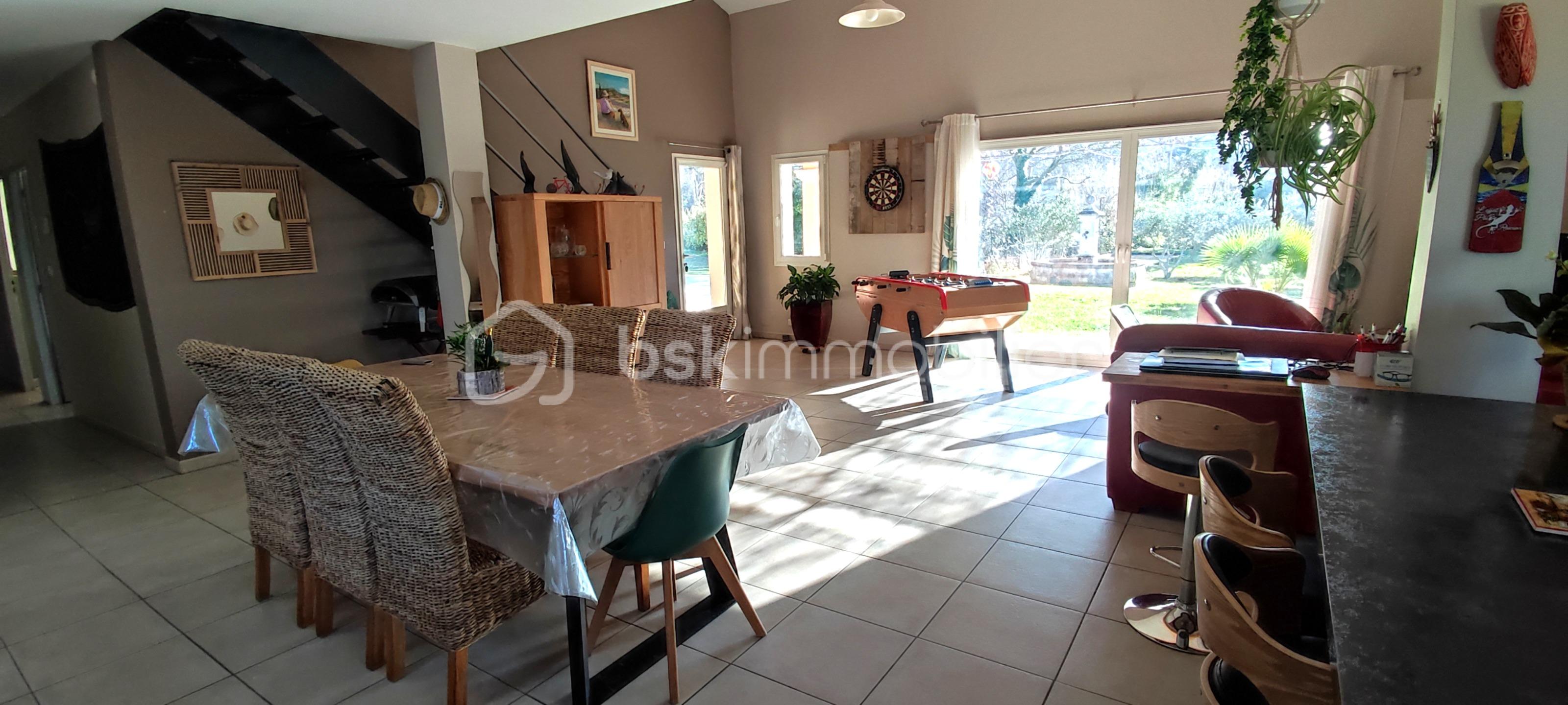 Maison de 260 m² - 2.jpg