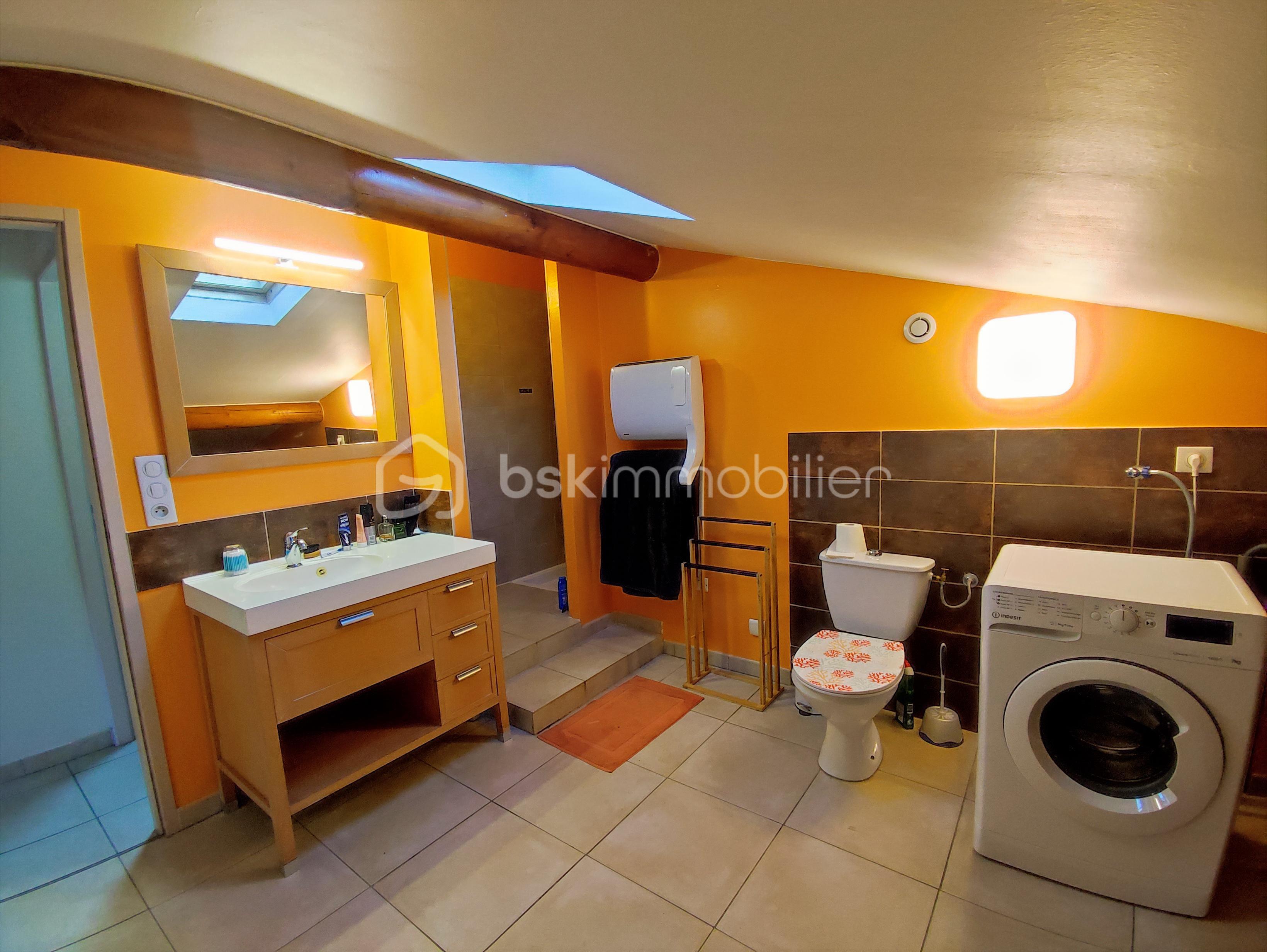 Maison de 260 m² - salle d'eau gite étage autre +.JPG