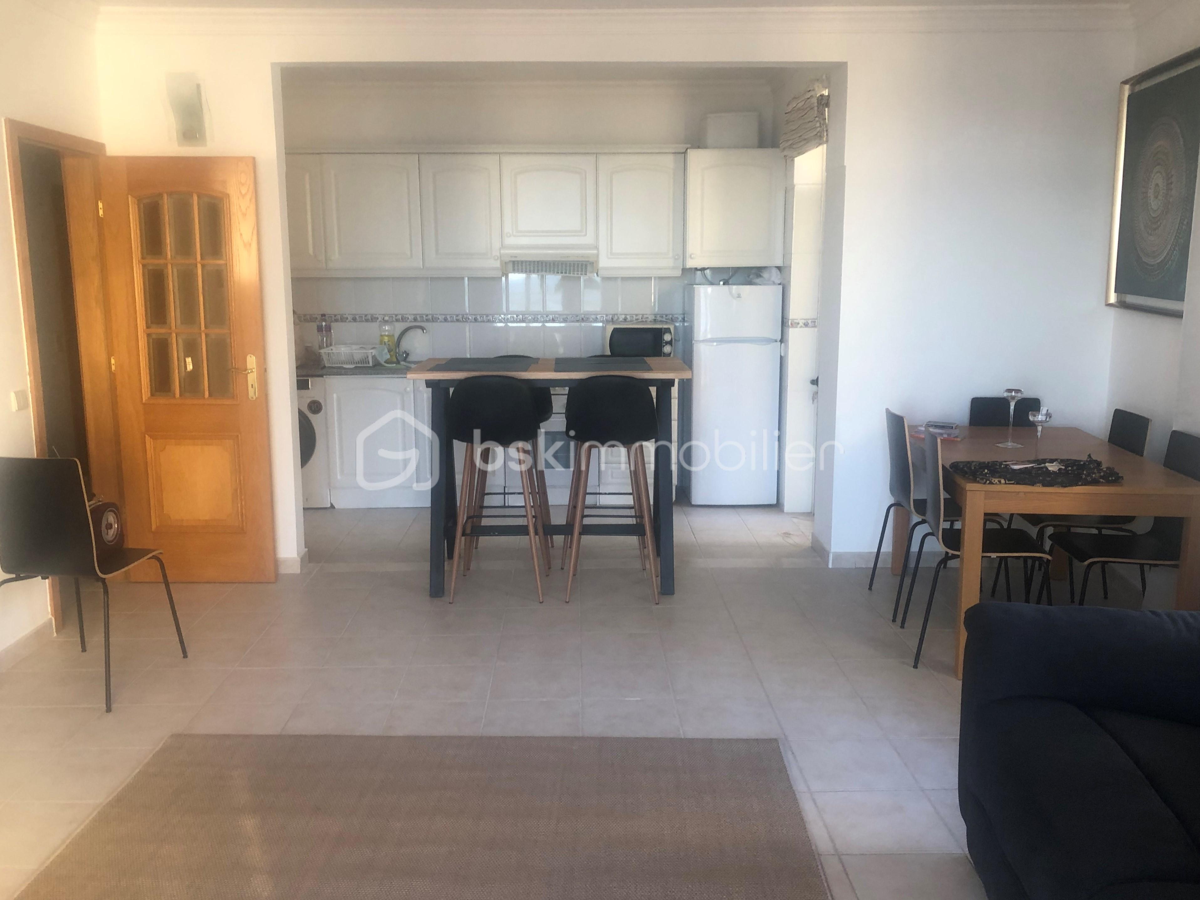 Appartement de 80 m² - armacao 2.JPG