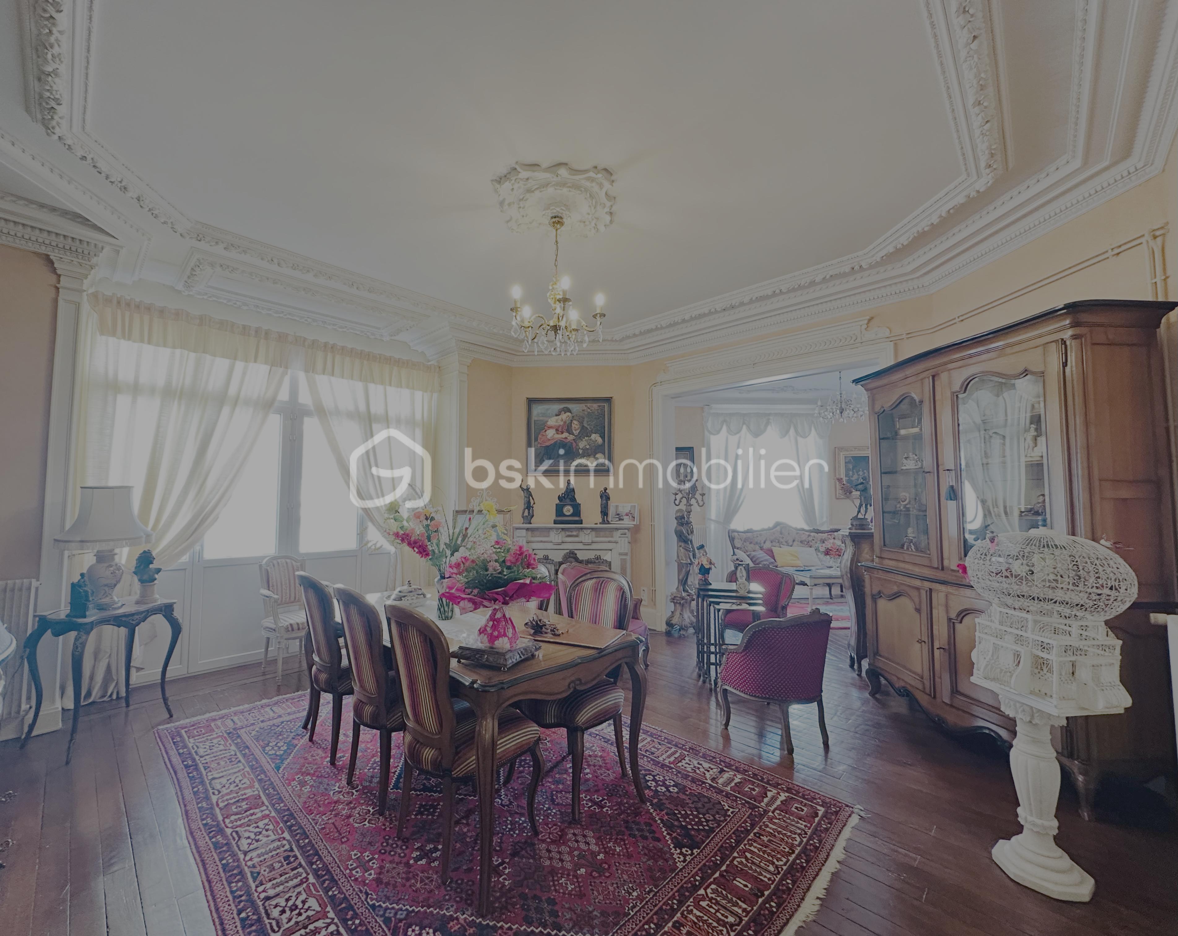 Appartement de 176,83 m² - Salle à manger.png