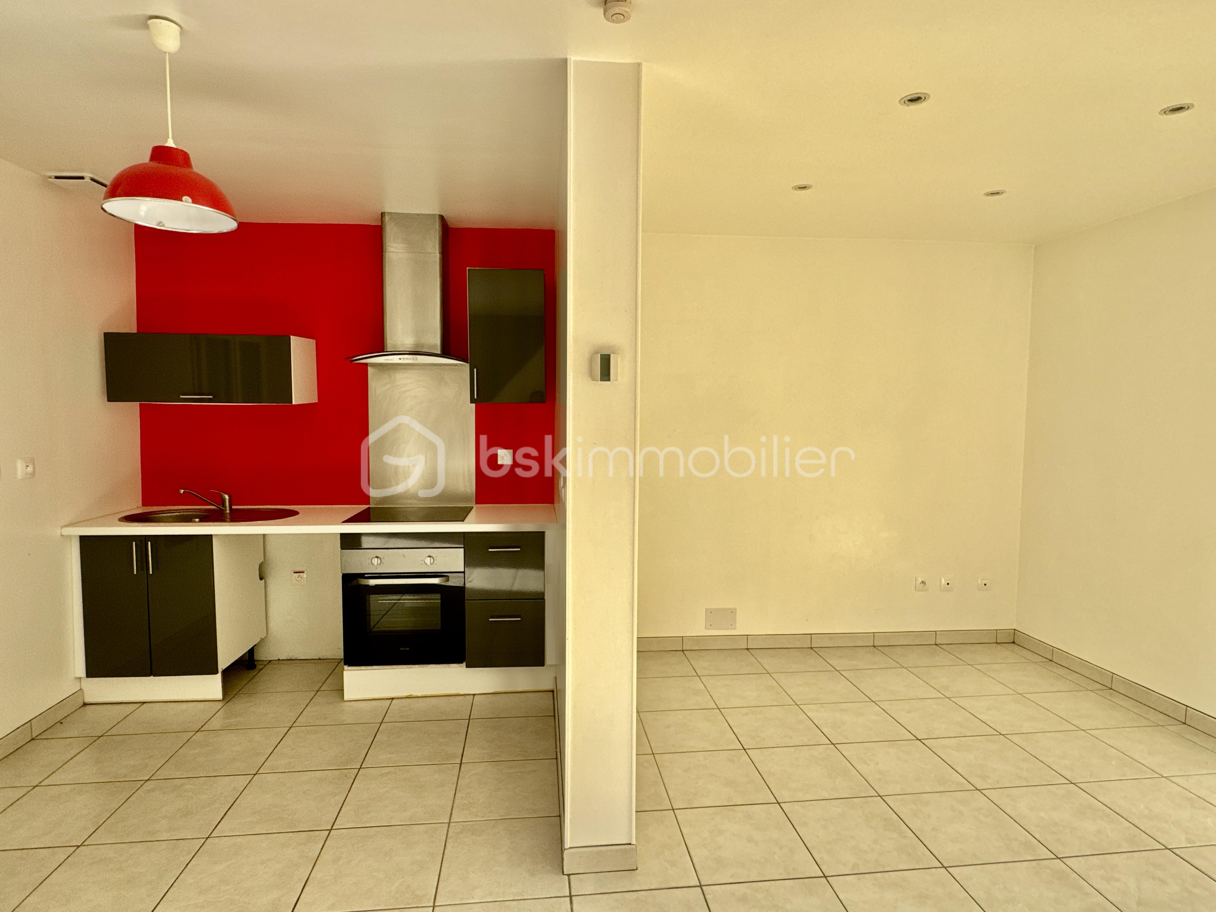 Maison traditionnelle de 97 m² - DJI_20250803_193732_467.jpg
