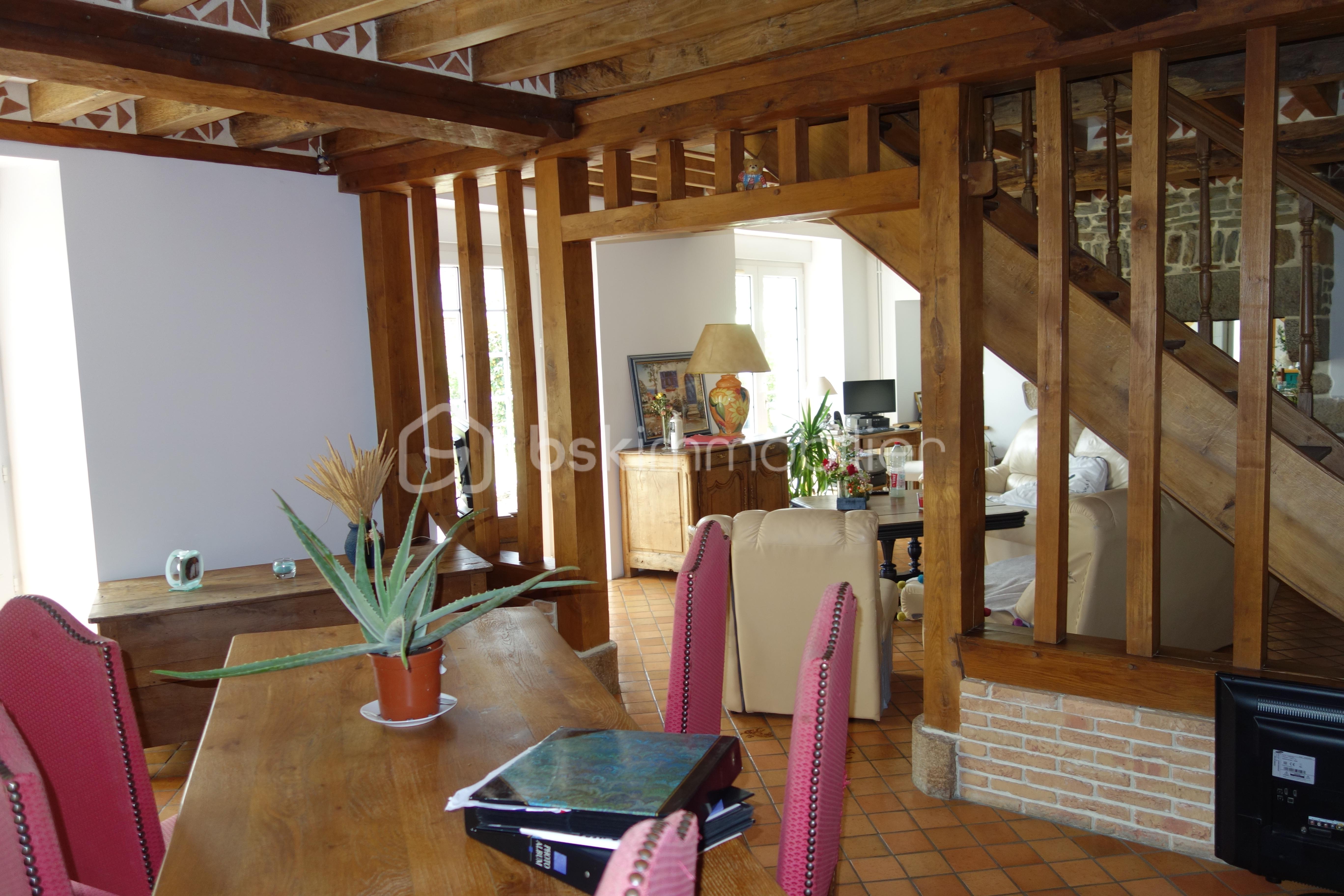 Maison longere de 162 m² - BAZIN SALLE ET SALON 1.JPG