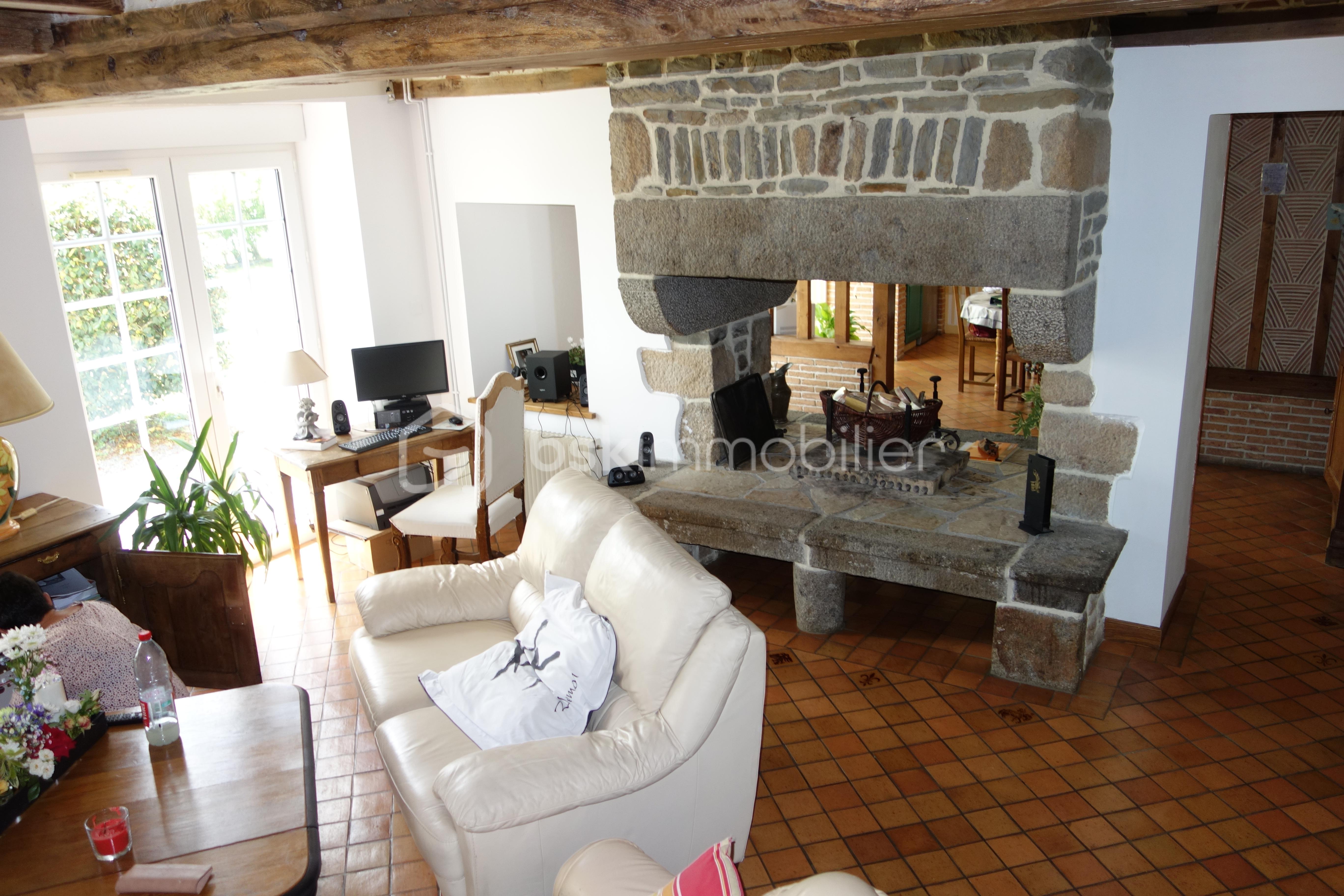 Maison longere de 162 m² - BAZIN SALON PRIS DE L'ESCALIER.JPG
