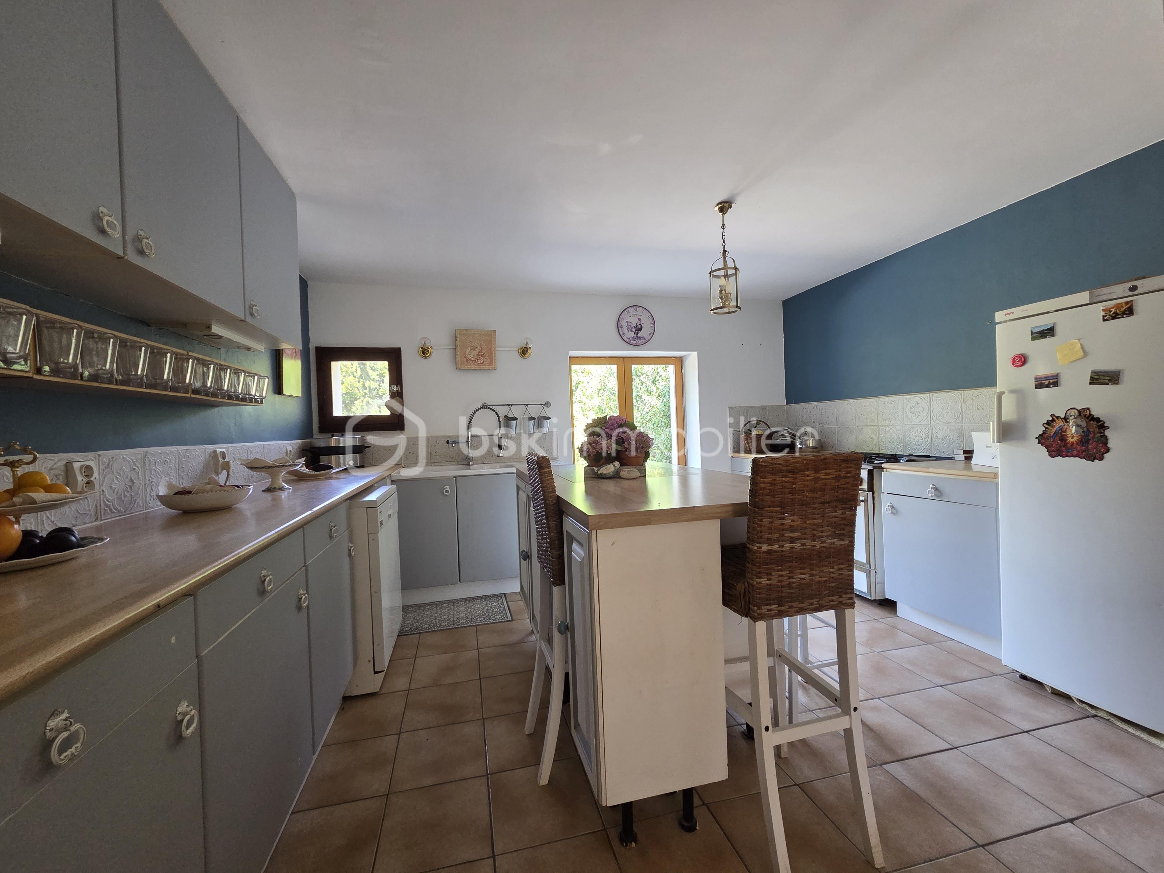 Maison ancienne de 220 m² - cuisine 1.jpg
