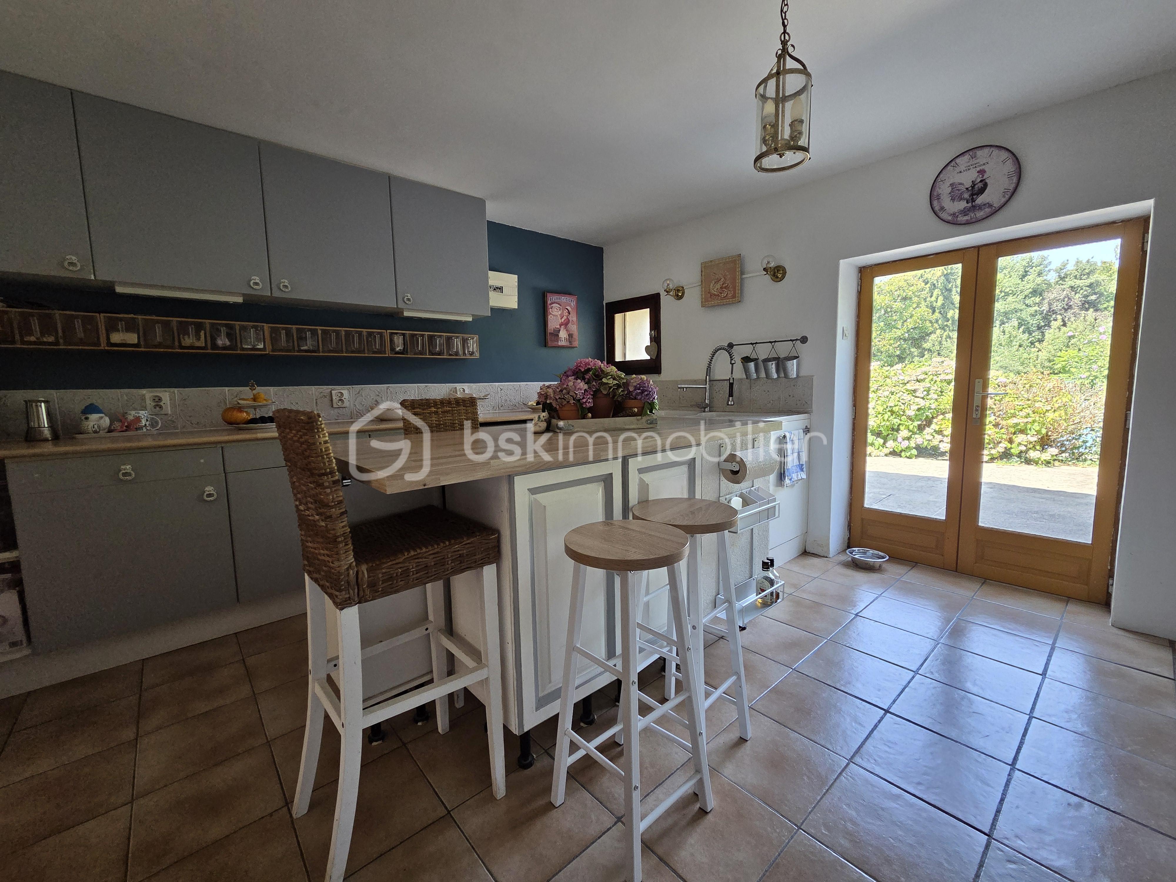 Maison ancienne de 220 m² - cuisine 2.jpg