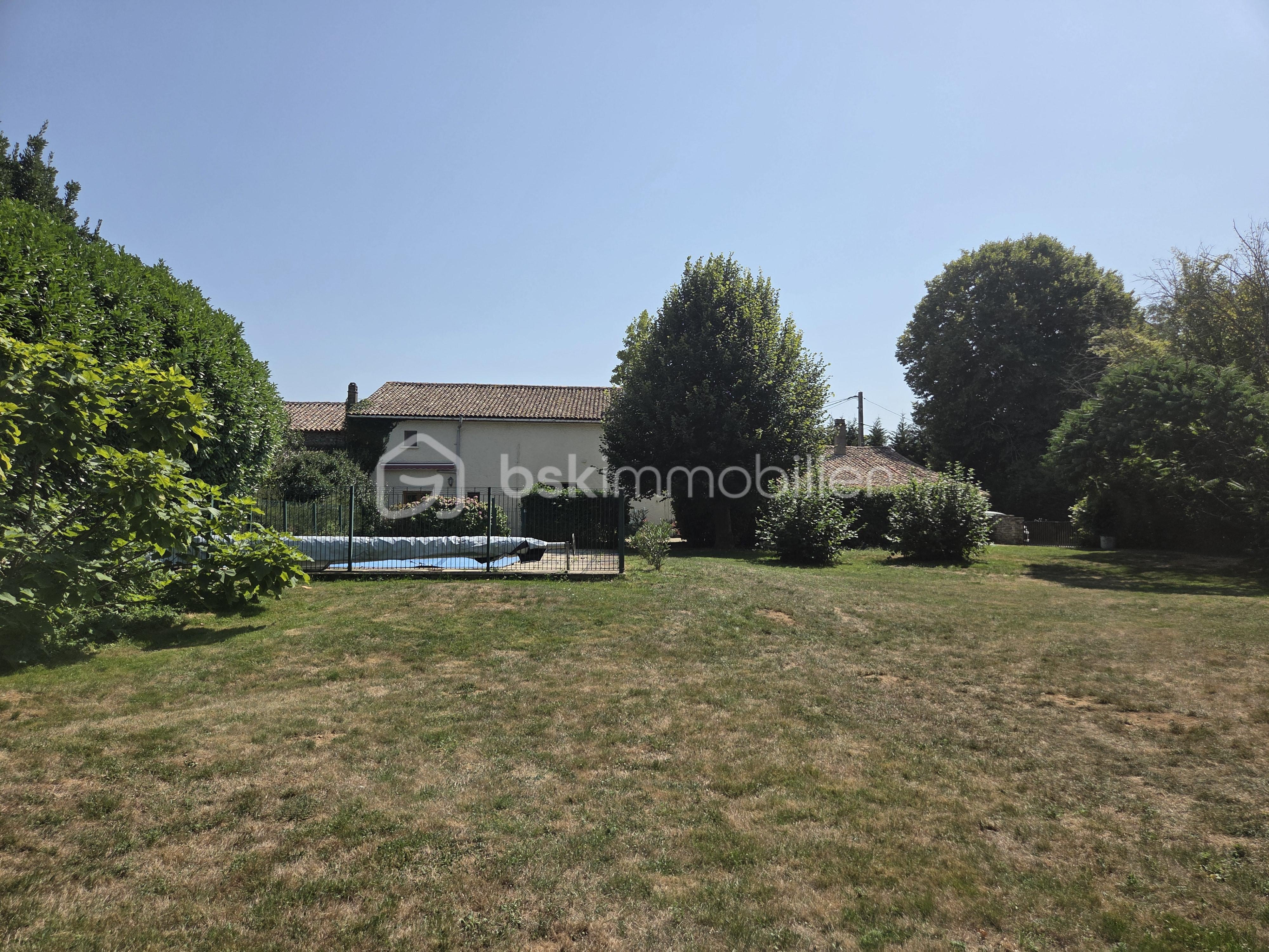 Maison ancienne de 220 m² - jardin 1.jpg