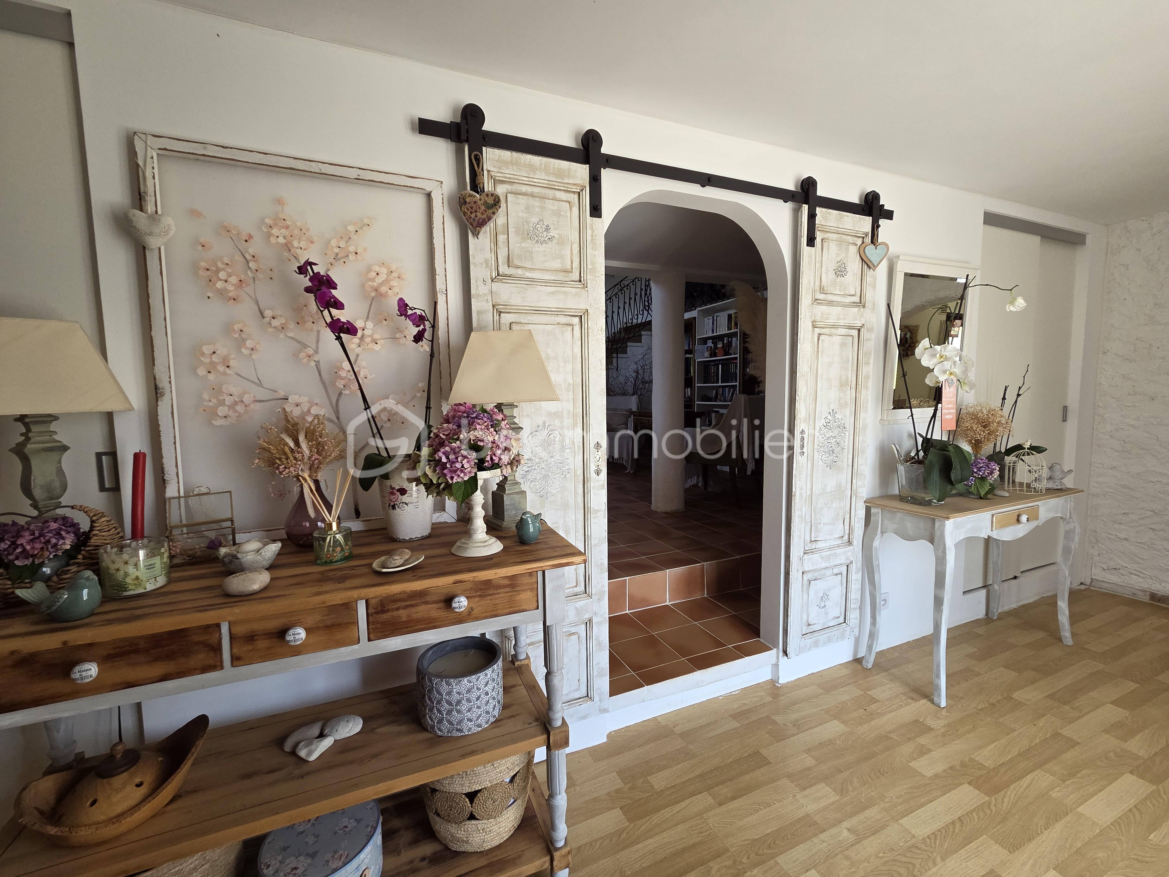 Maison ancienne de 220 m² - entrée 6.jpg