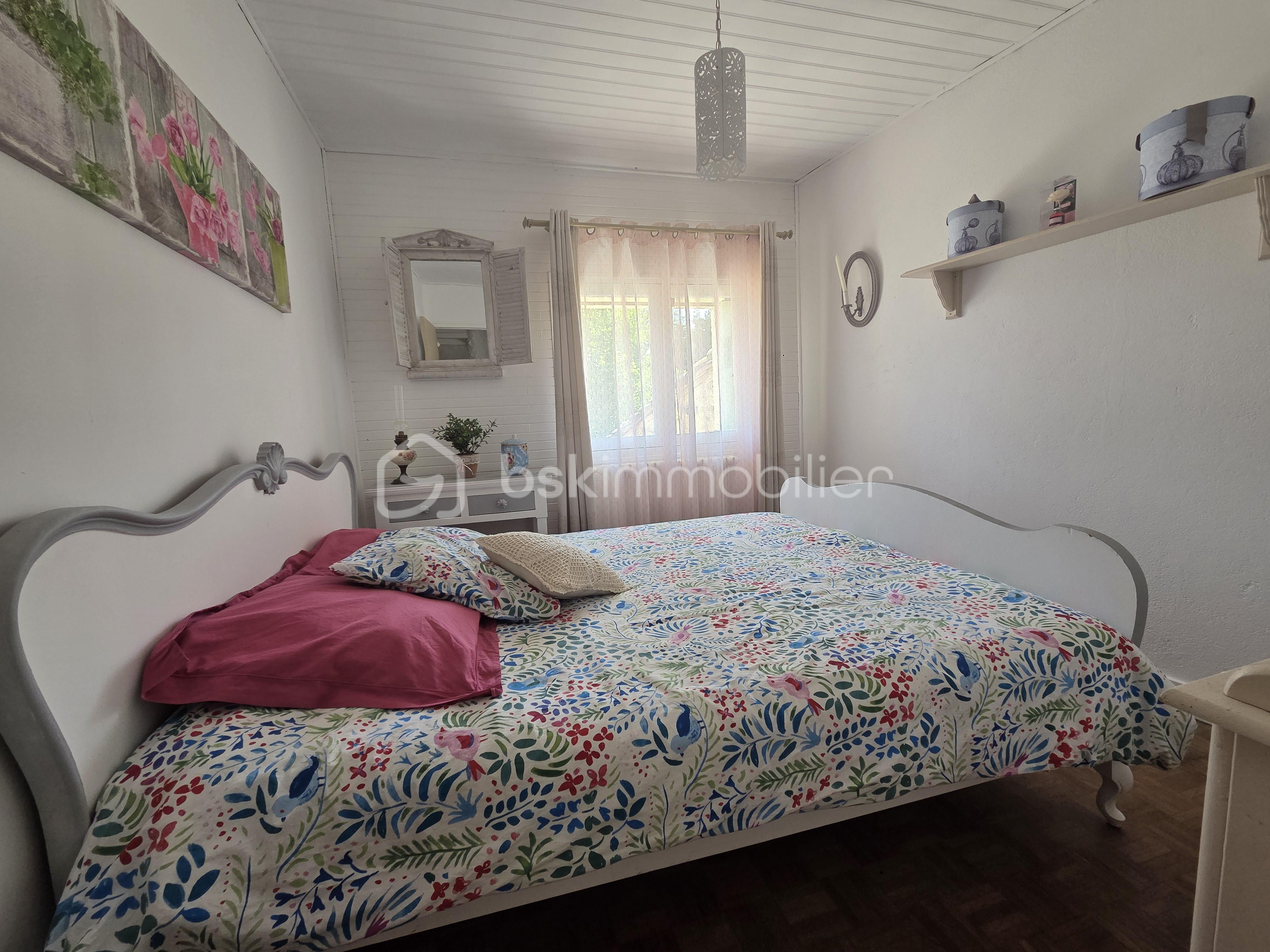 Maison ancienne de 220 m² - chambre.jpg