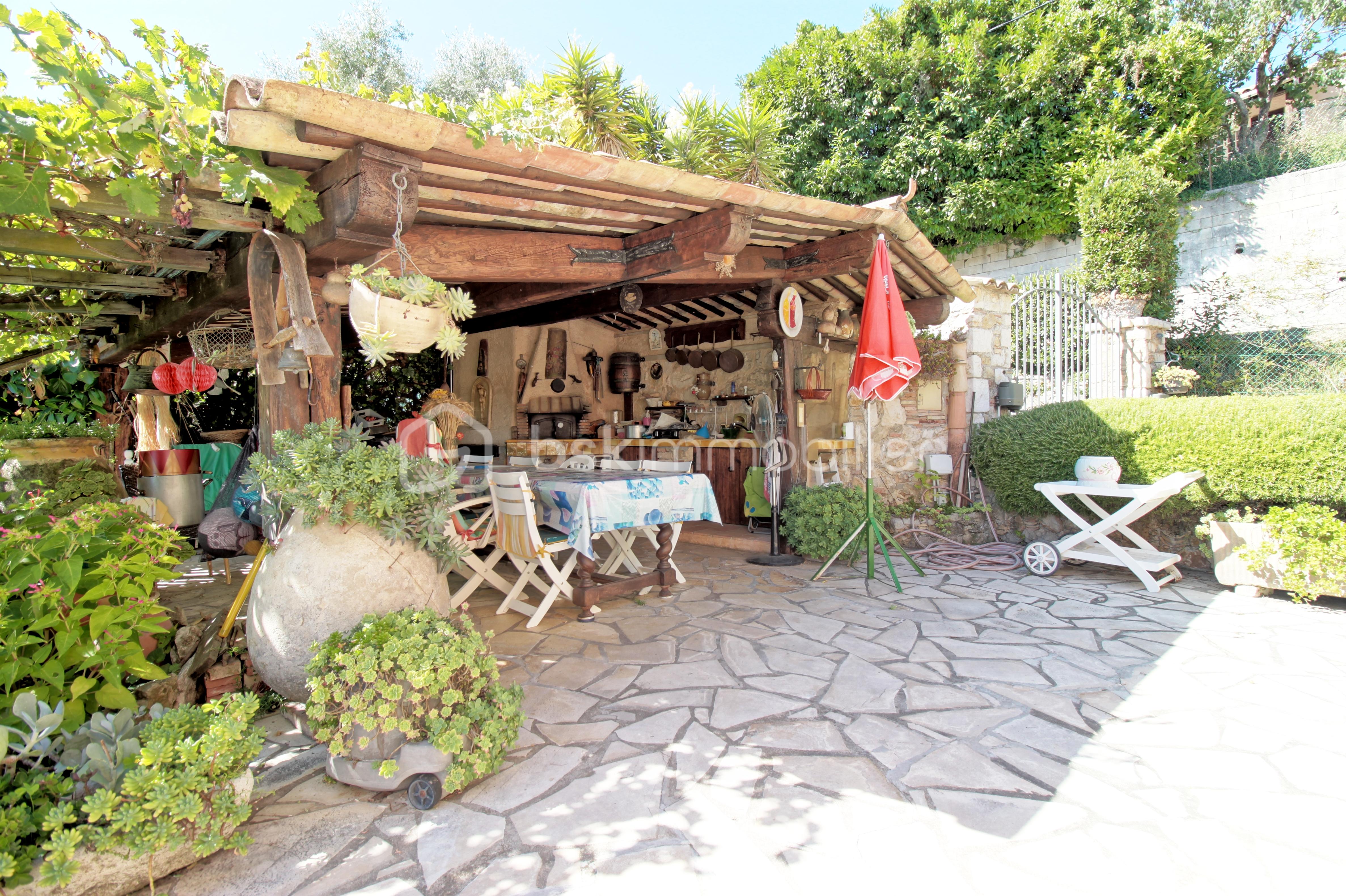 Maison de 94 m² - cuisine exterieure 2.jpg