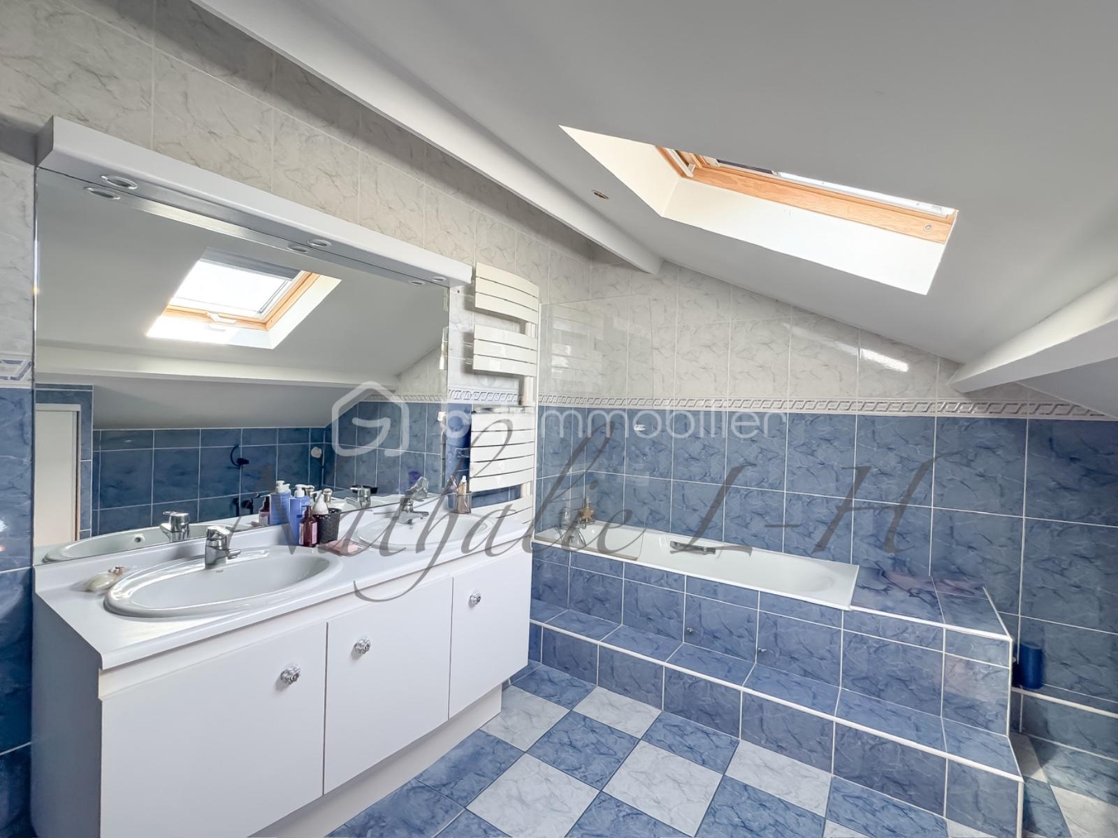 Maison de 224 m² - IMG-20250811-WA0046.jpg