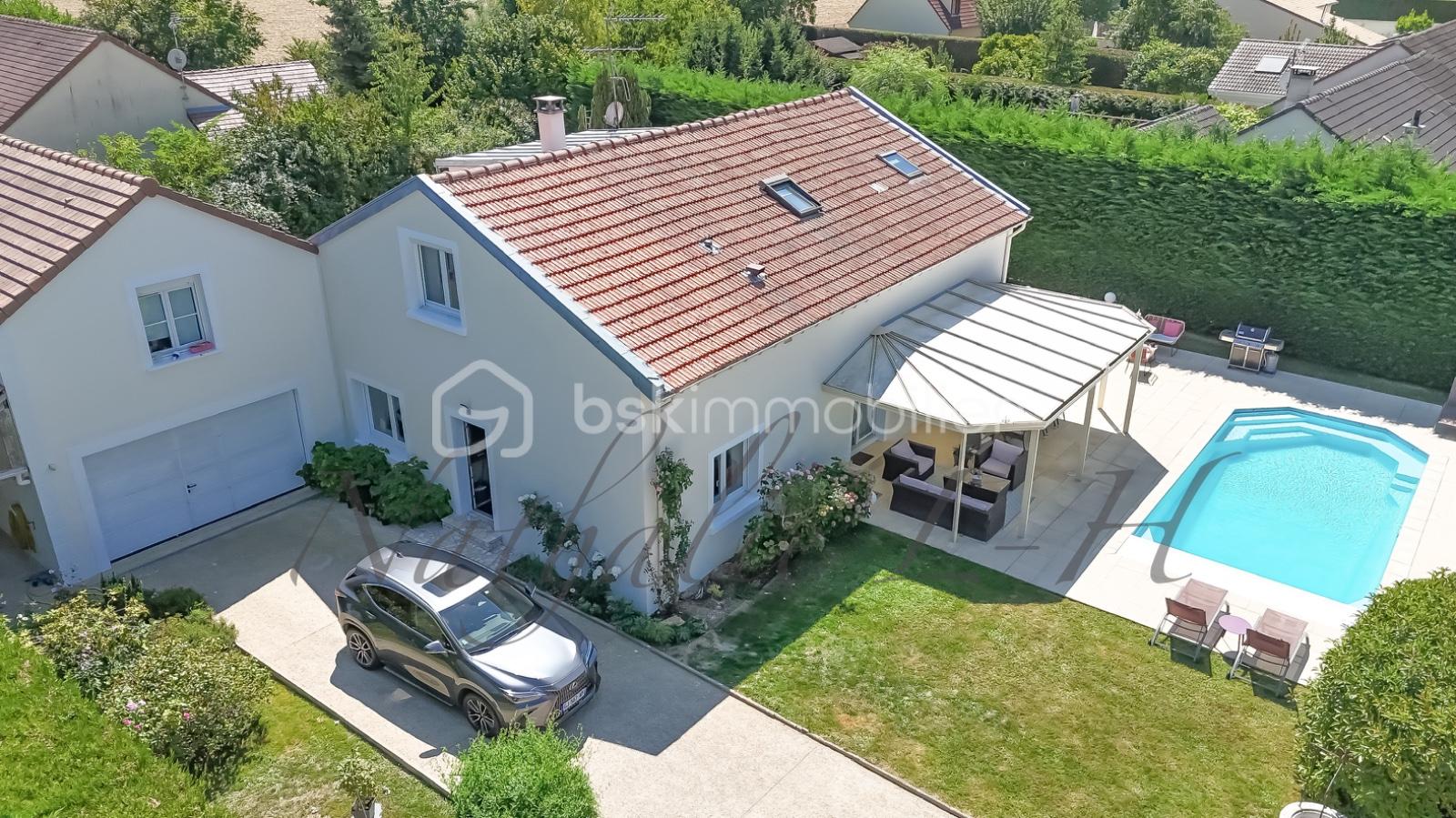 Maison de 224 m² - IMG-20250811-WA0026.jpg