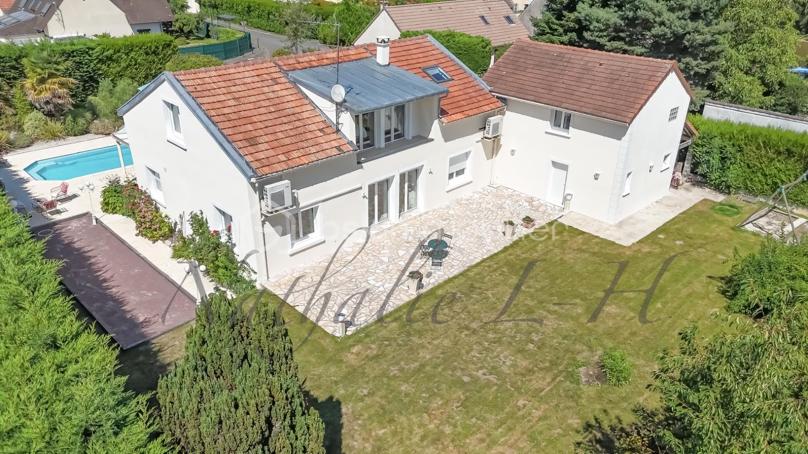 Maison de 224 m² - IMG-20250811-WA0031.jpg