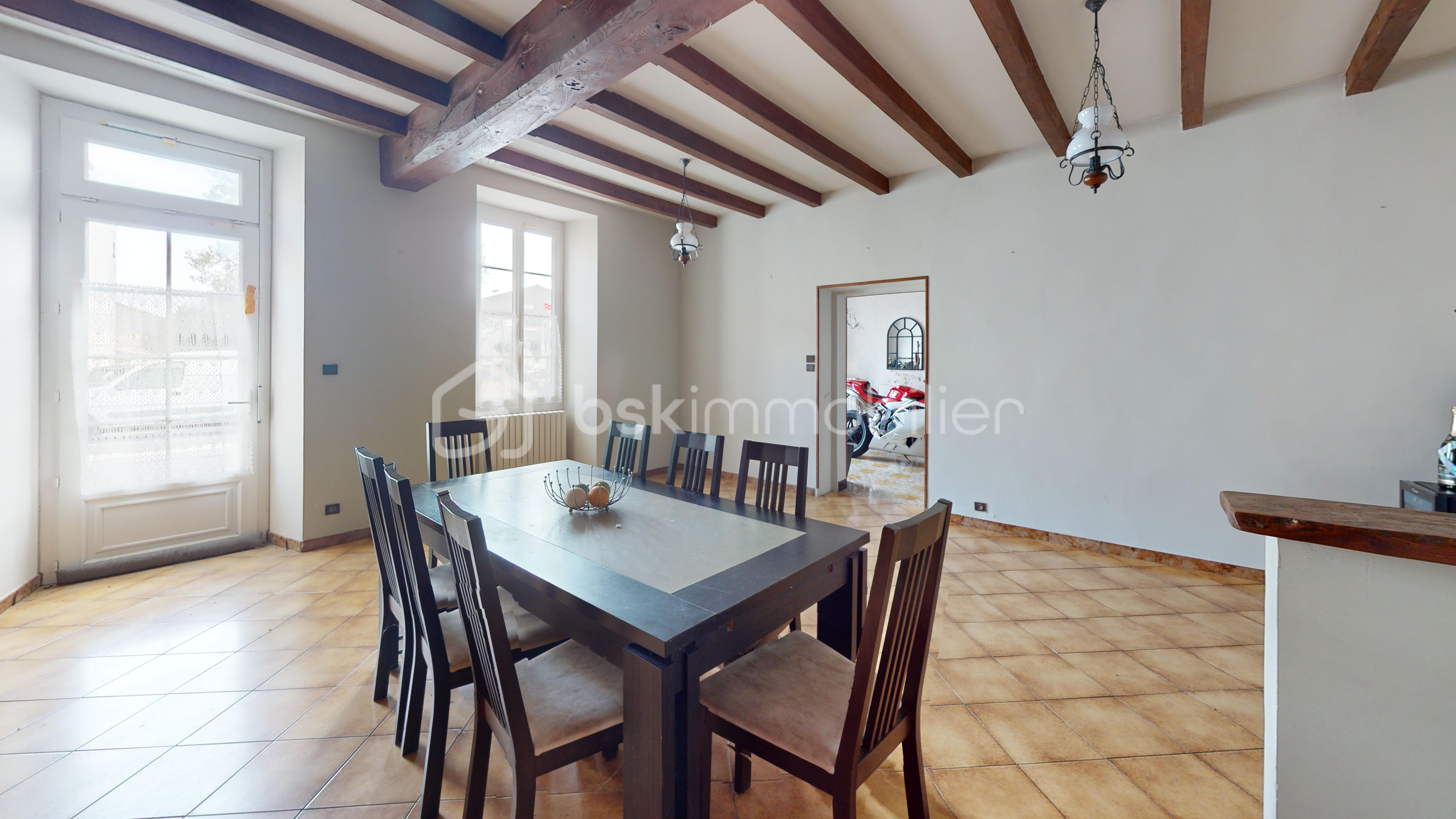 Maison de 180 m² - Maison-Jarnac-Dining-Room.jpg